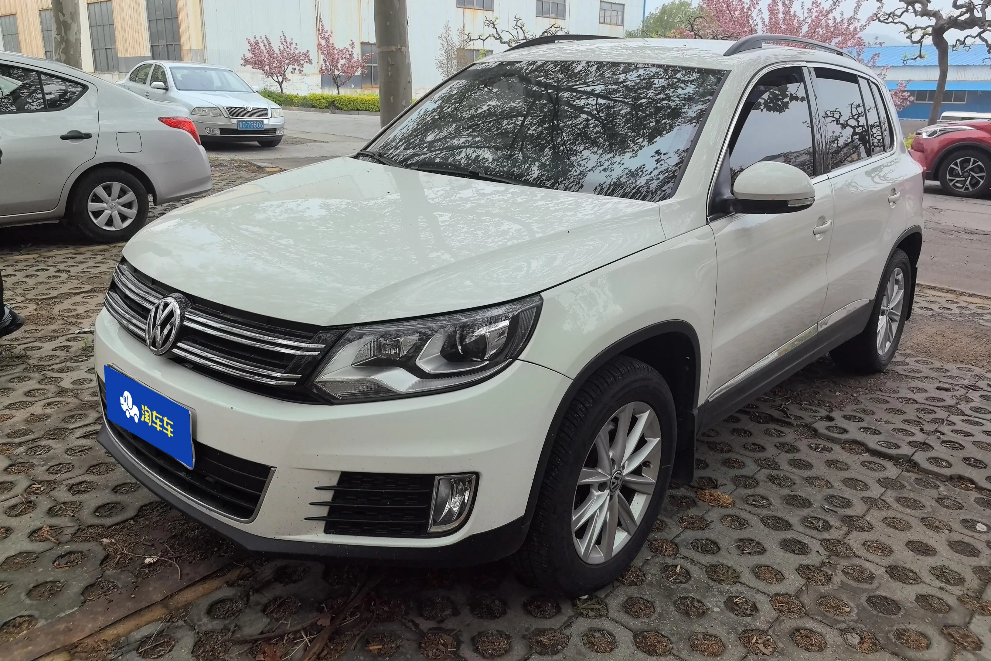 Volkswagen Tiguan (Tharu)