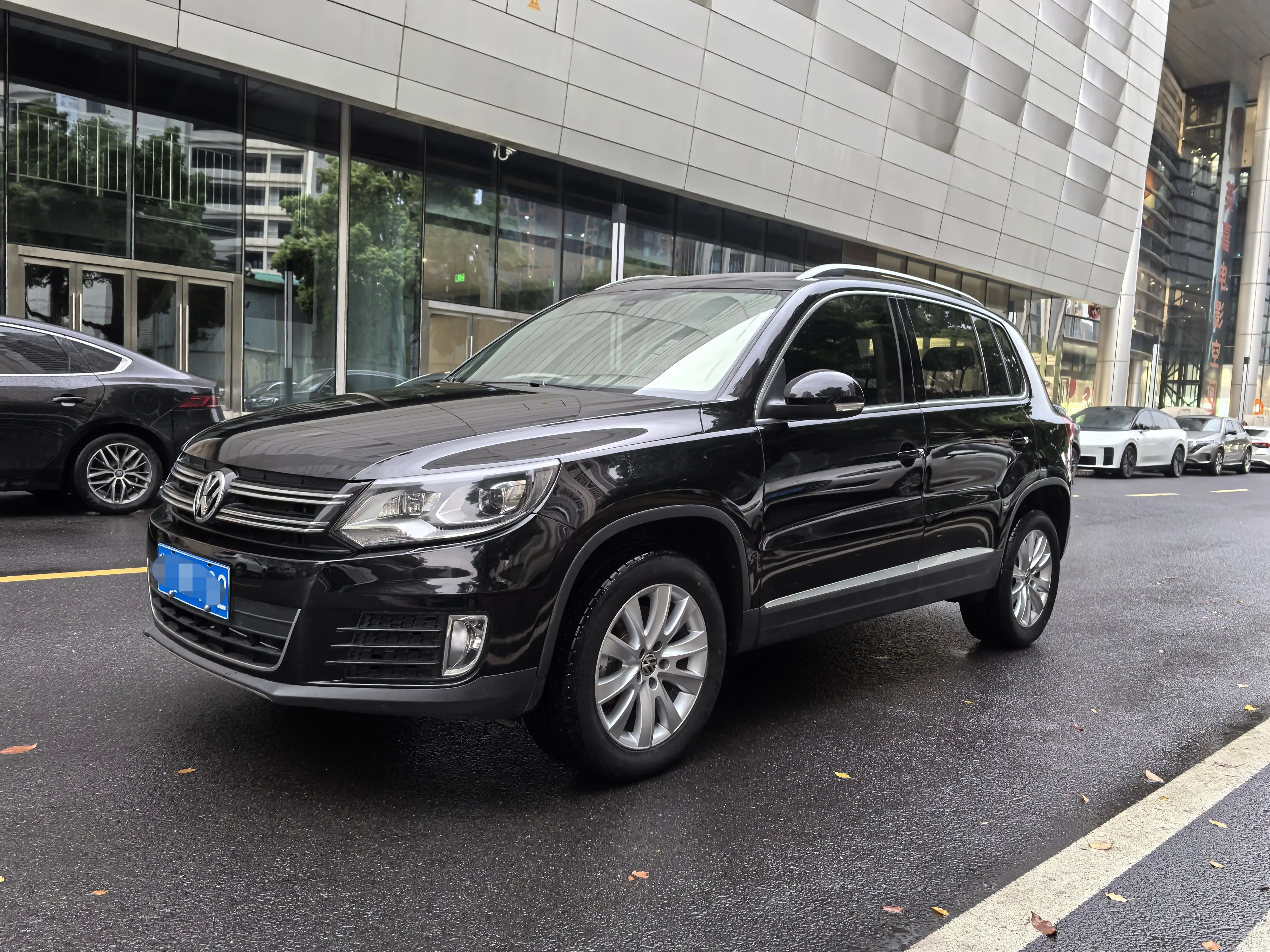 Volkswagen Tiguan (Tharu)