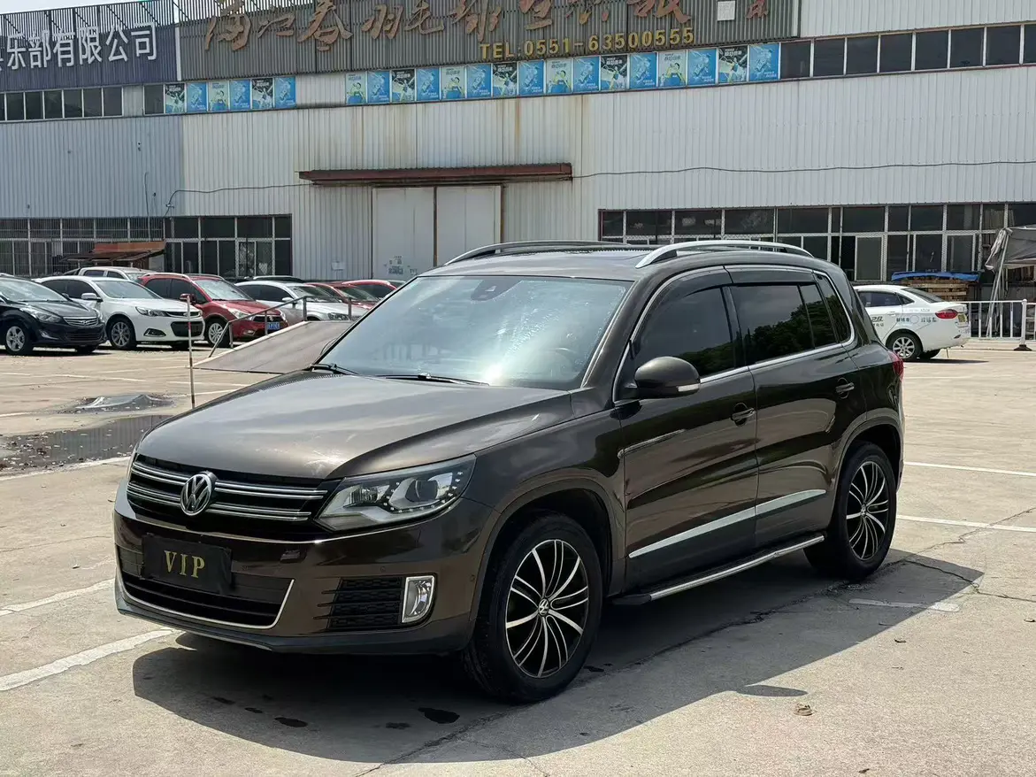 Volkswagen Tiguan (Tharu)