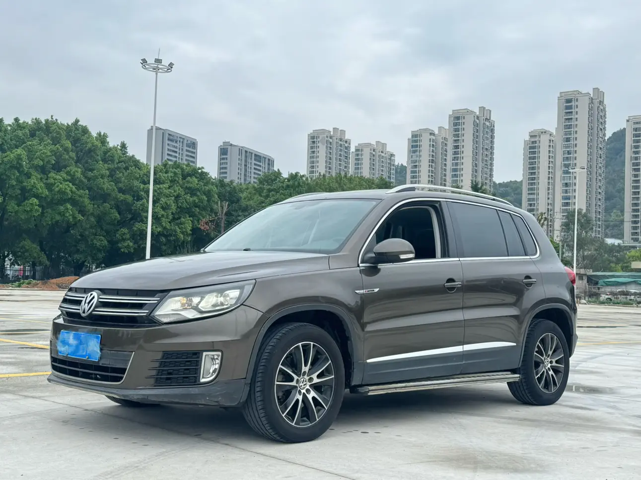 Volkswagen Tiguan (Tharu)