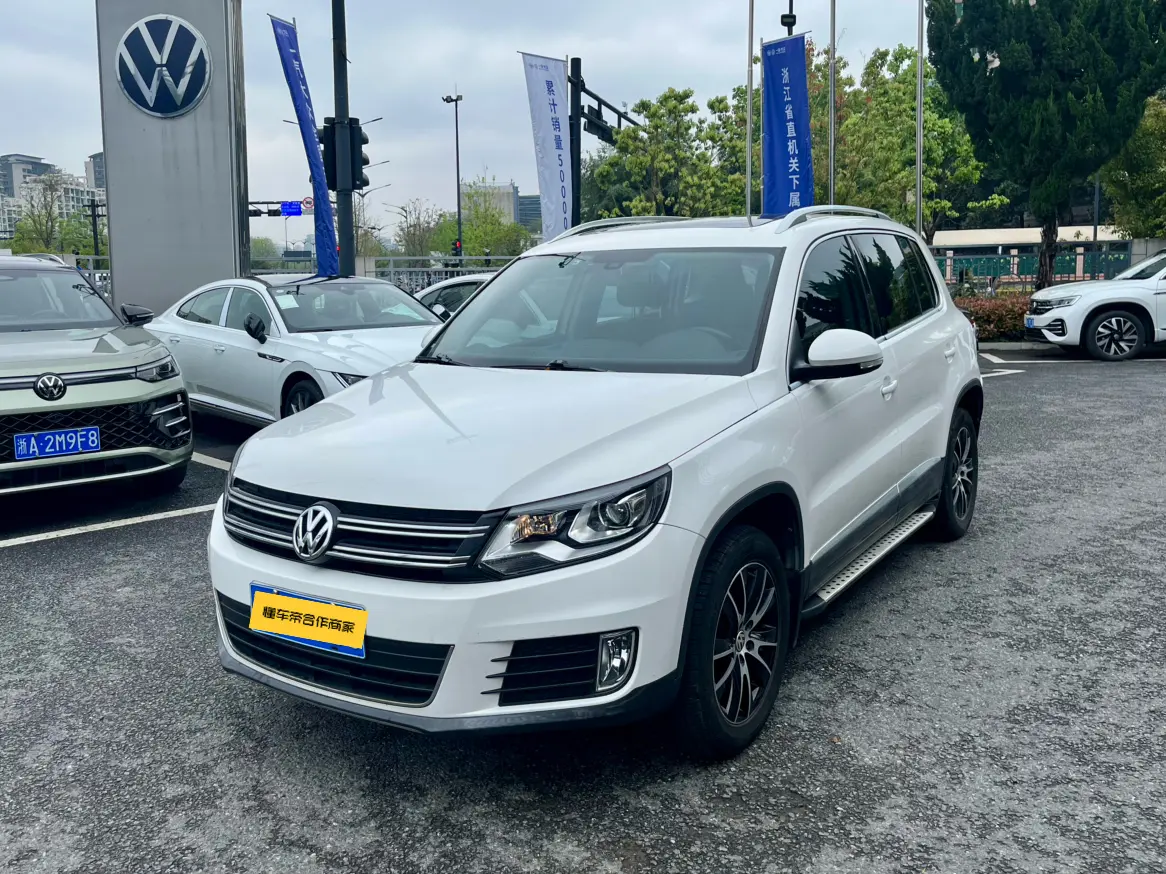 Volkswagen Tiguan (Tharu)
