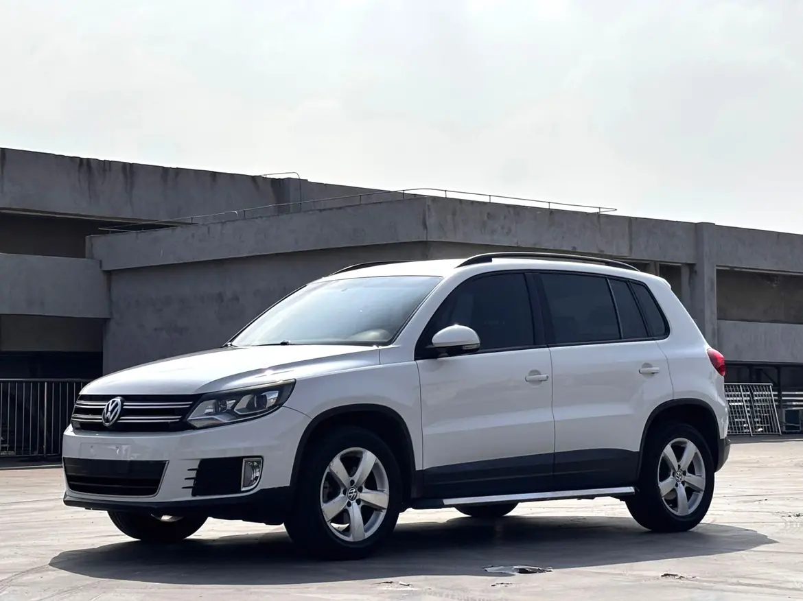 Volkswagen Tiguan (Tharu)