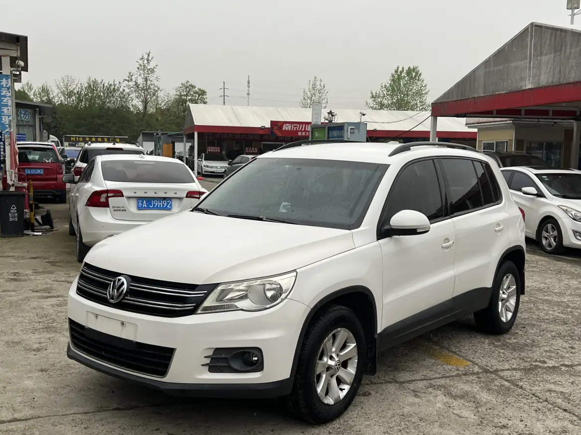 Volkswagen Tiguan (Tharu)