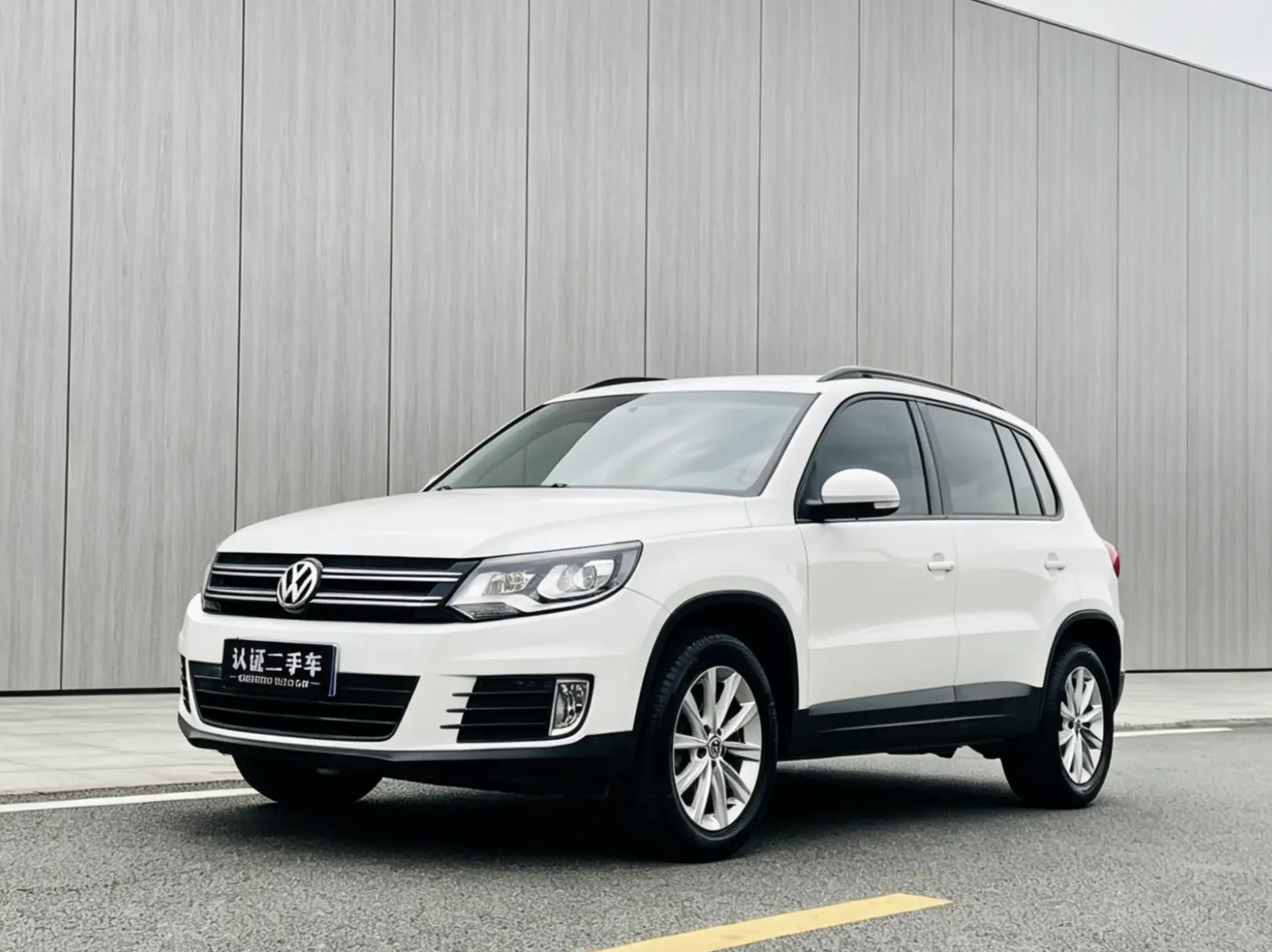 Volkswagen Tiguan (Tharu)
