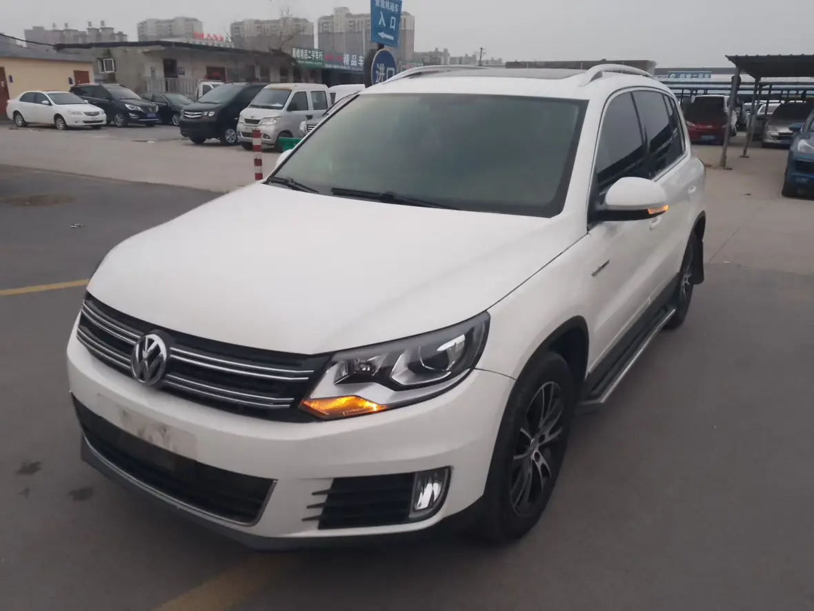 Volkswagen Tiguan (Tharu)