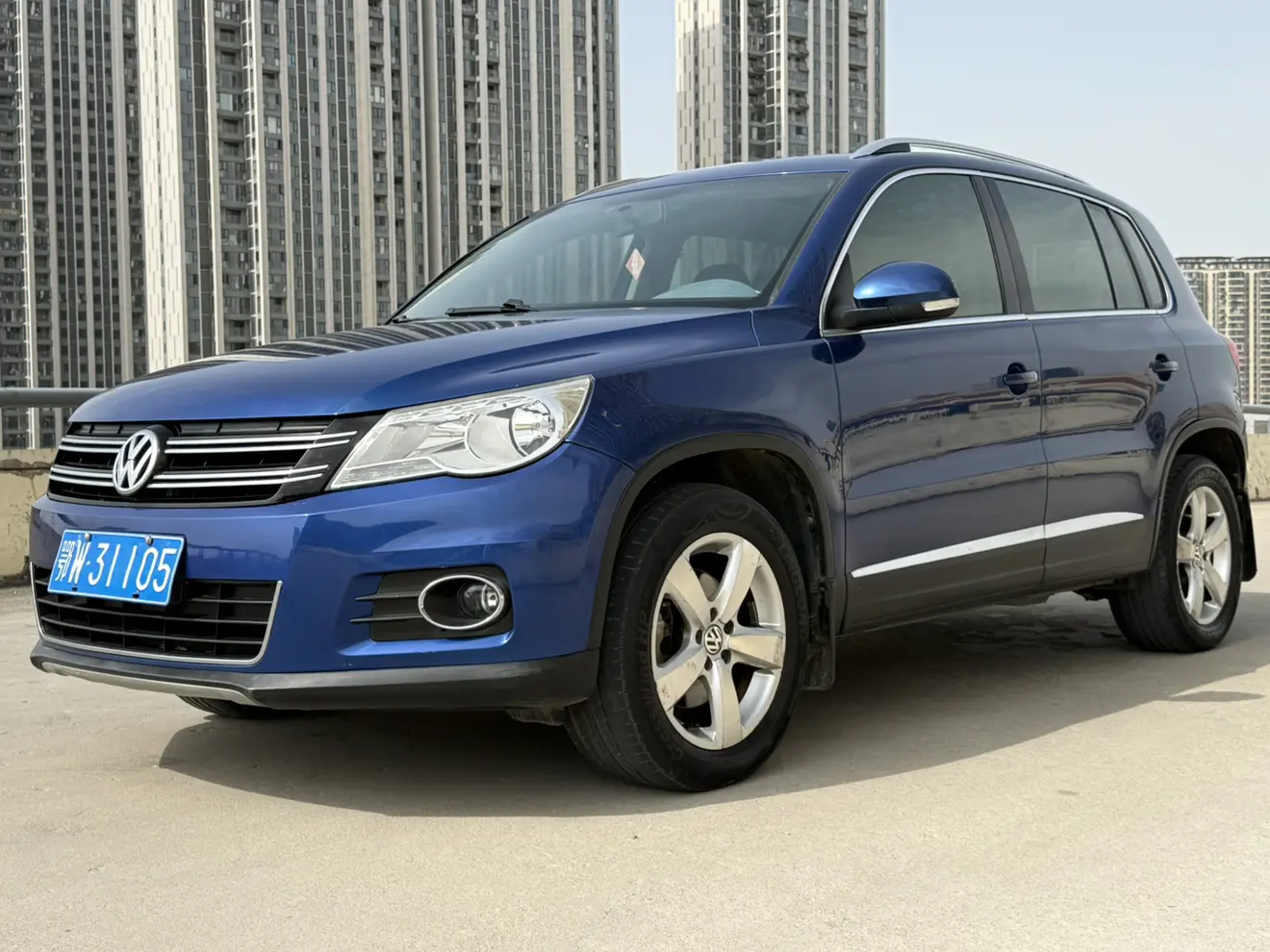 Volkswagen Tiguan (Tharu)
