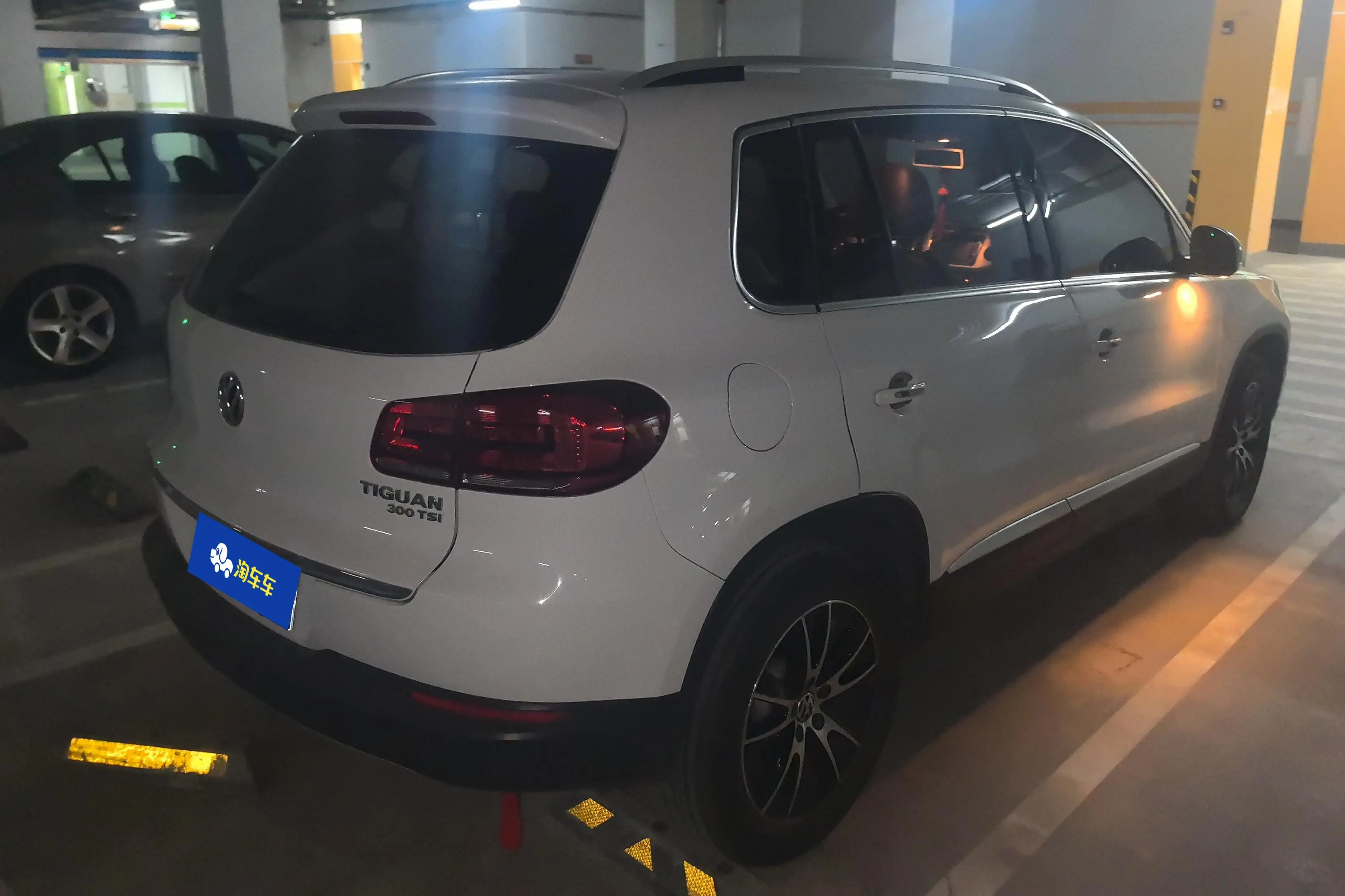 Volkswagen Tiguan (Tharu)