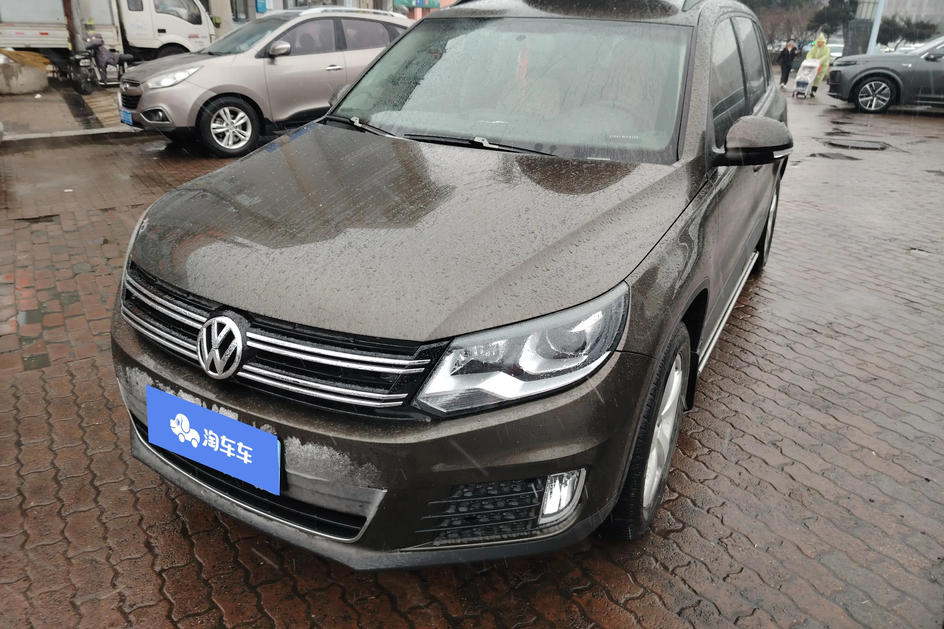 Volkswagen Tiguan (Tharu)