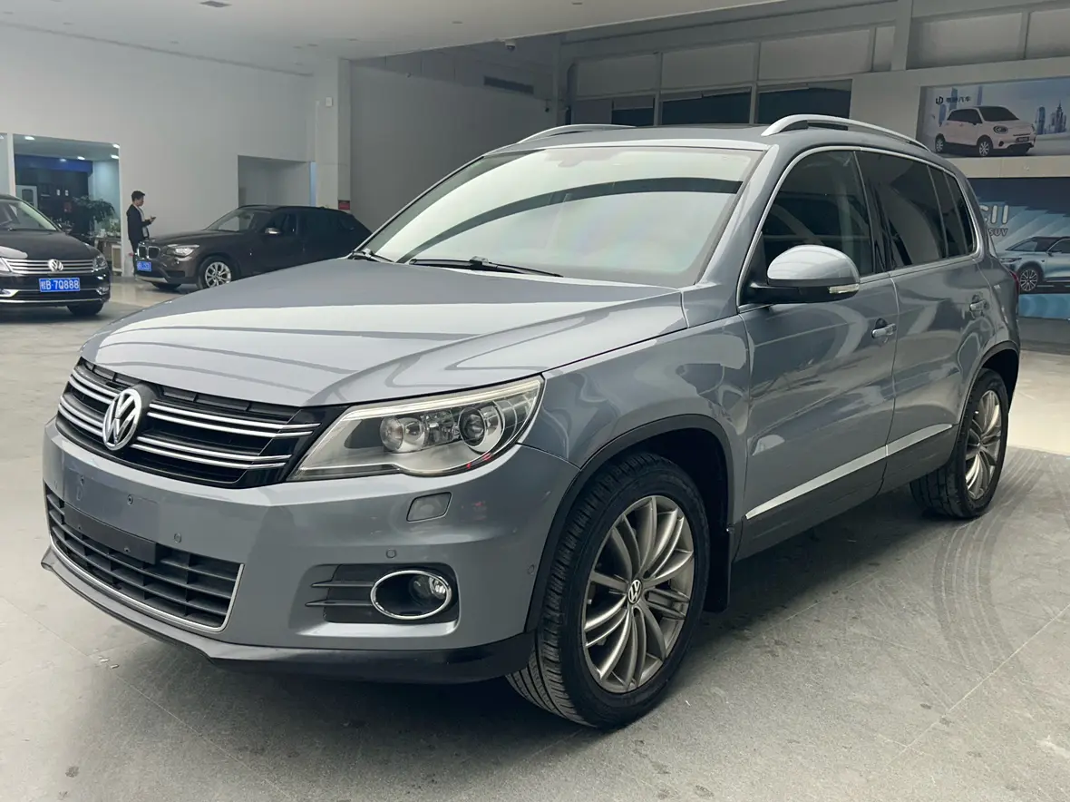 Volkswagen Tiguan (Tharu)