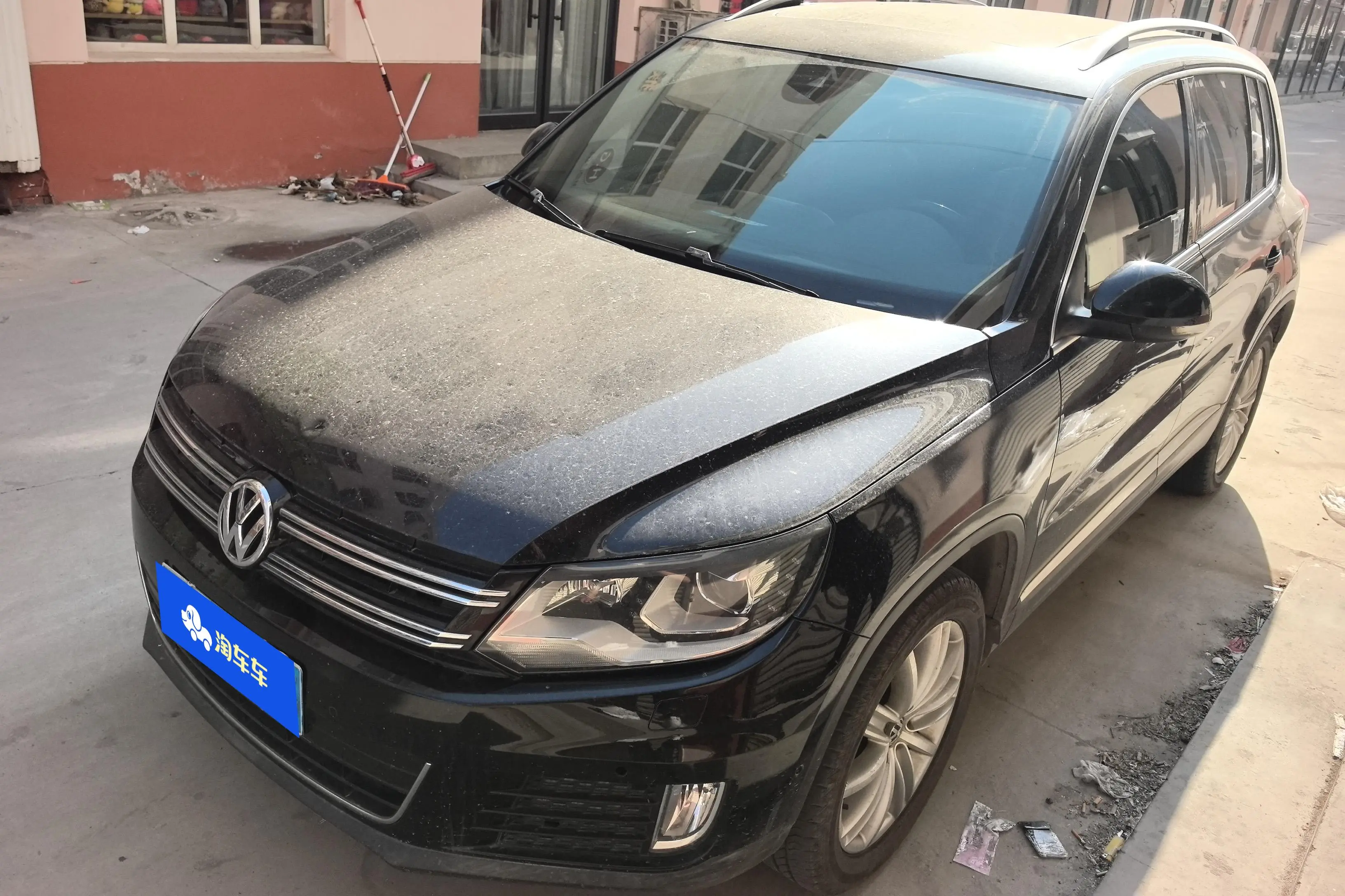 Volkswagen Tiguan (Tharu)