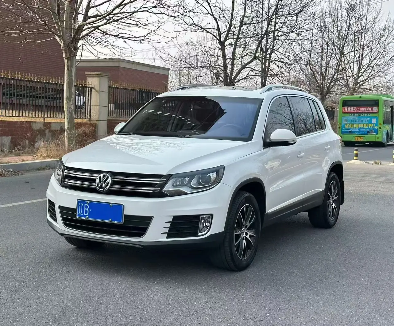 Volkswagen Tiguan (Tharu)