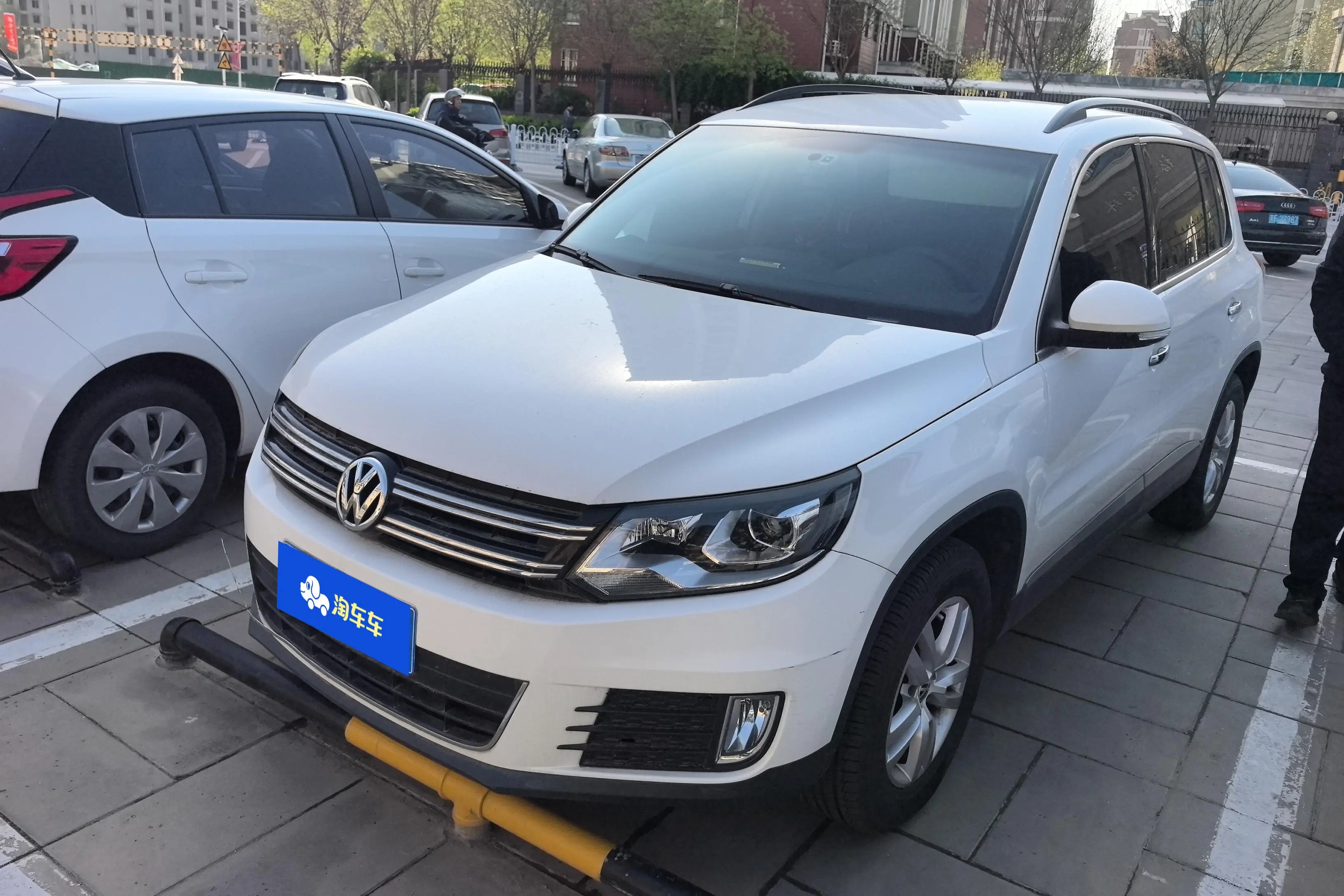 Volkswagen Tiguan (Tharu)