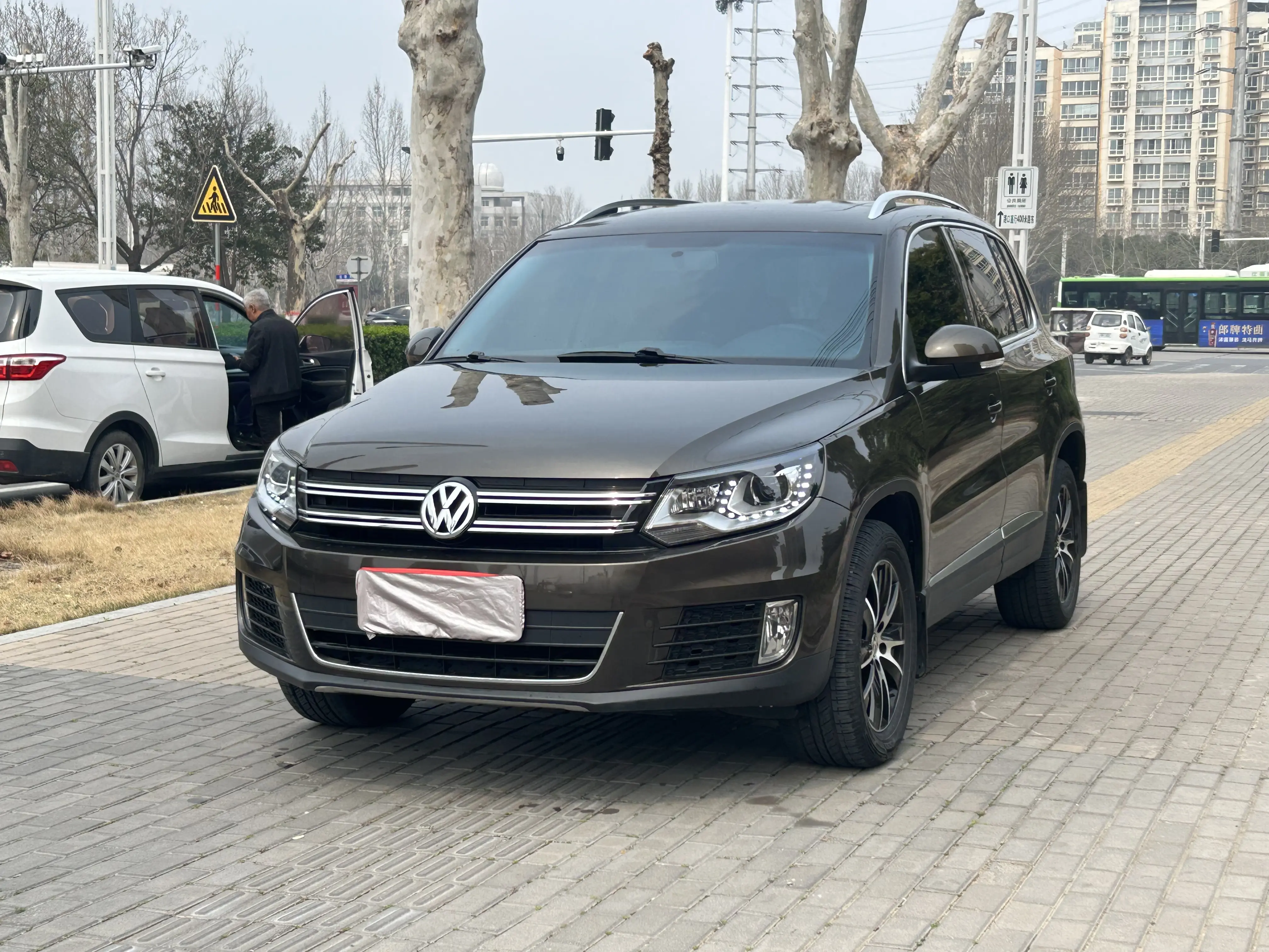 Volkswagen Tiguan (Tharu)
