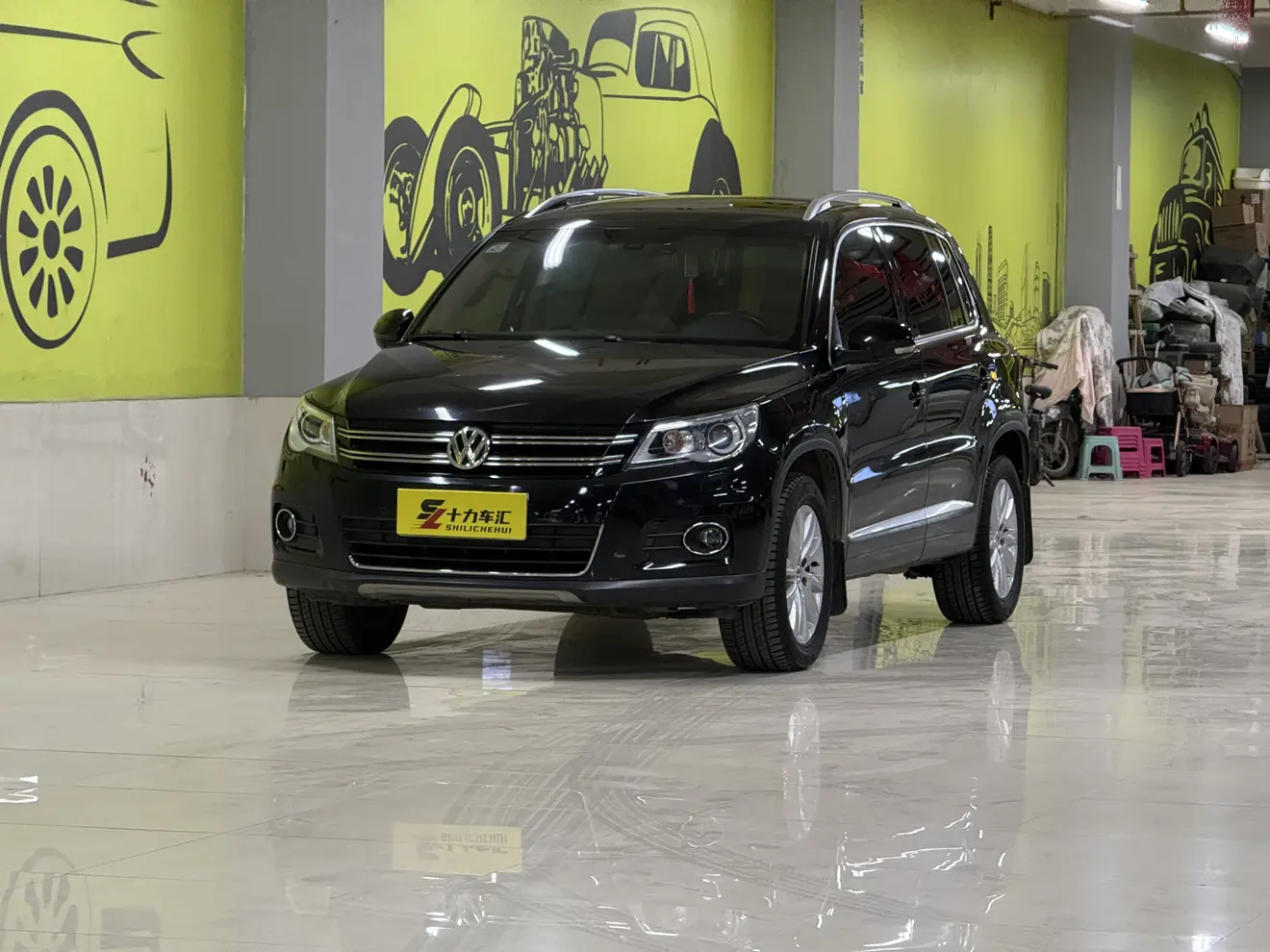 Volkswagen Tiguan (Tharu)