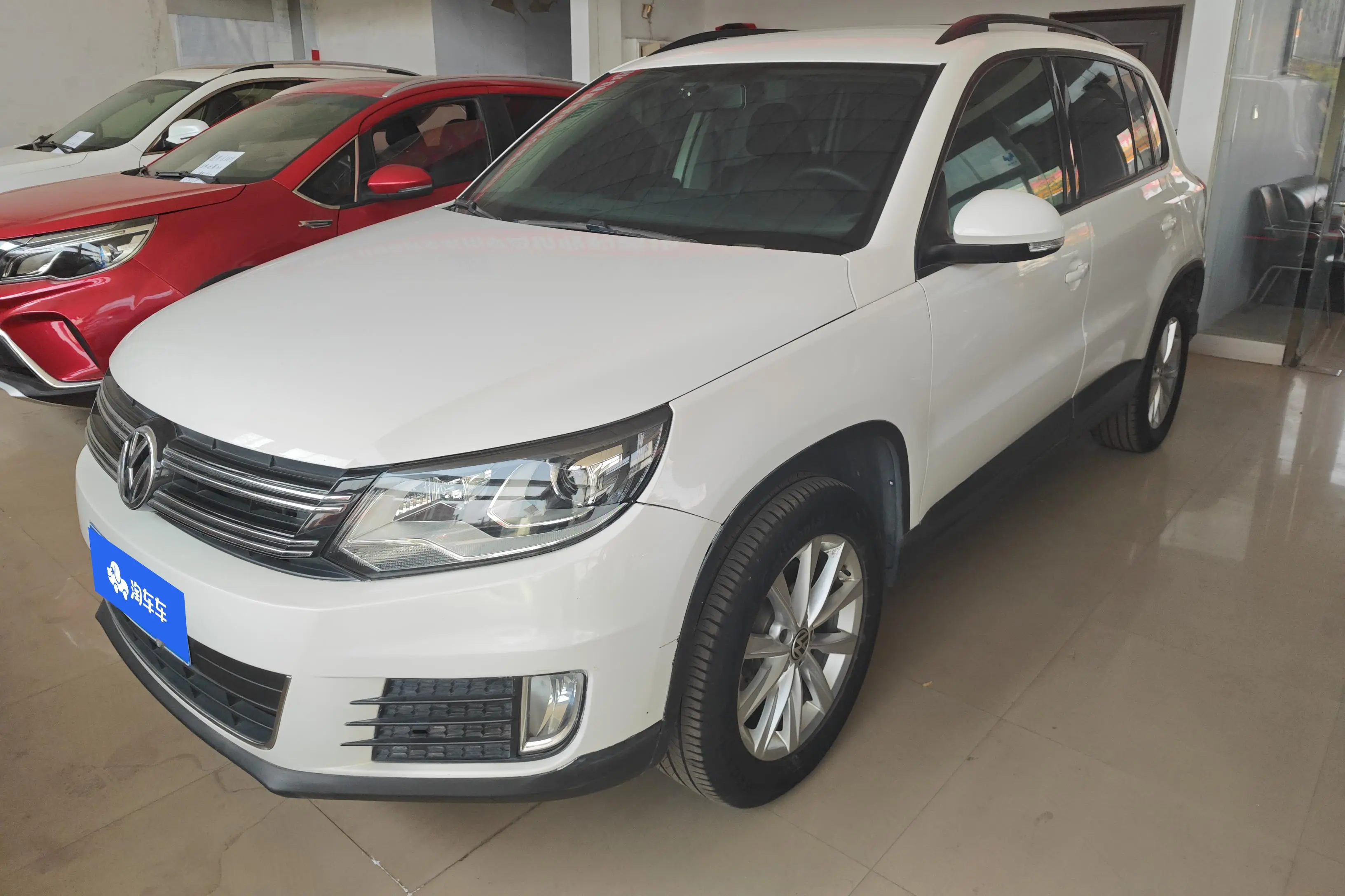 Volkswagen Tiguan (Tharu)
