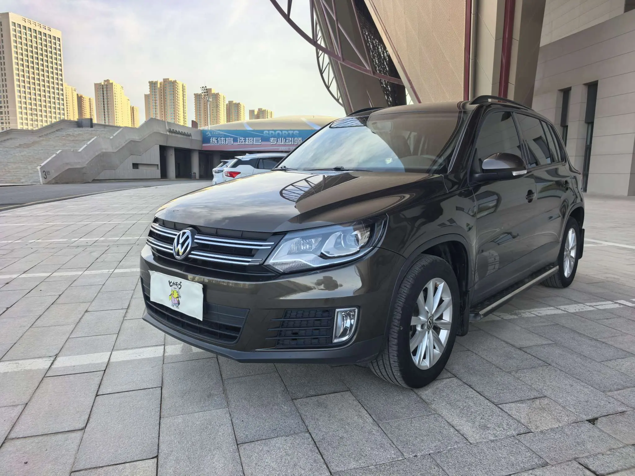 Volkswagen Tiguan (Tharu)