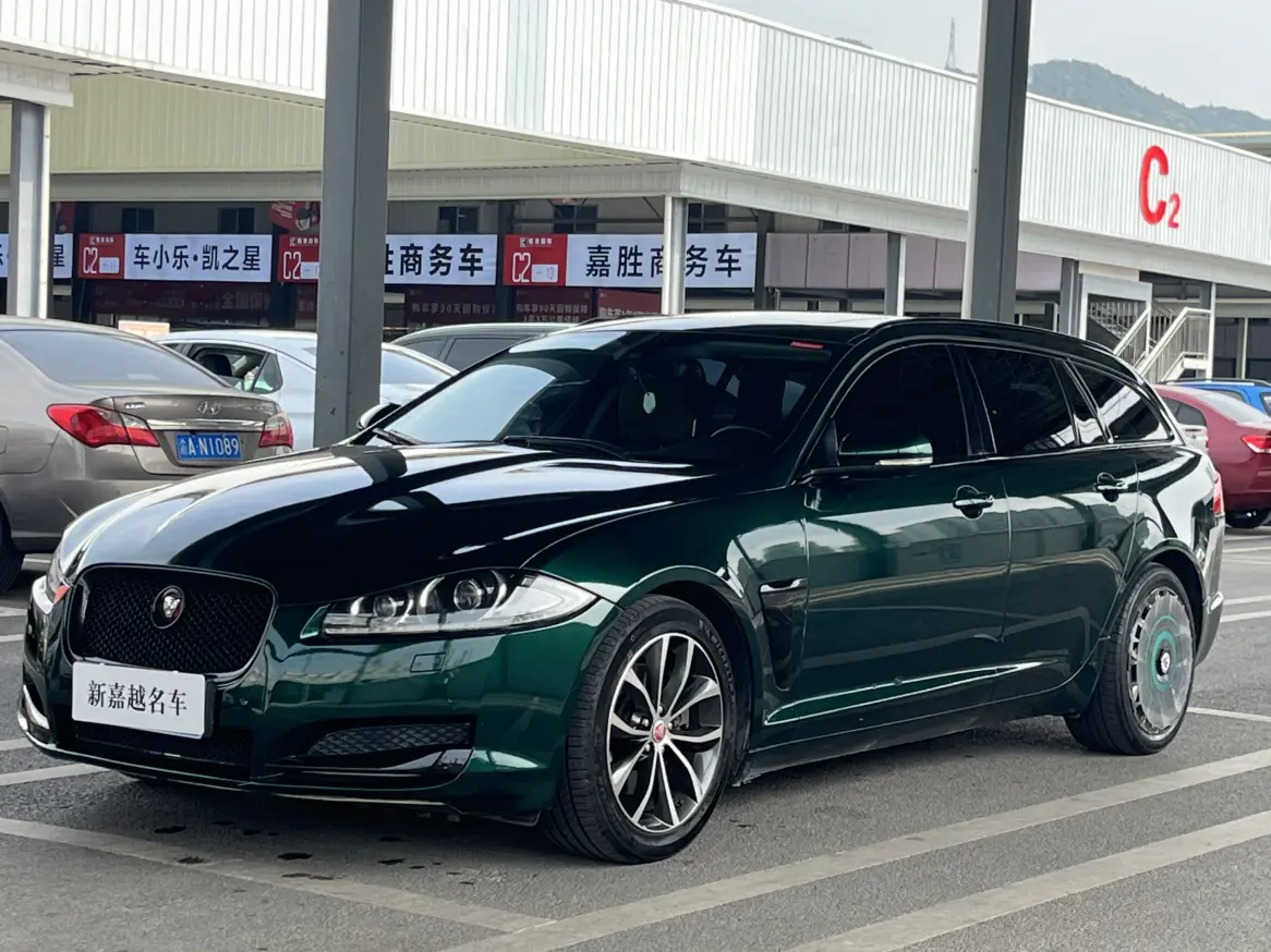 Jaguar XF