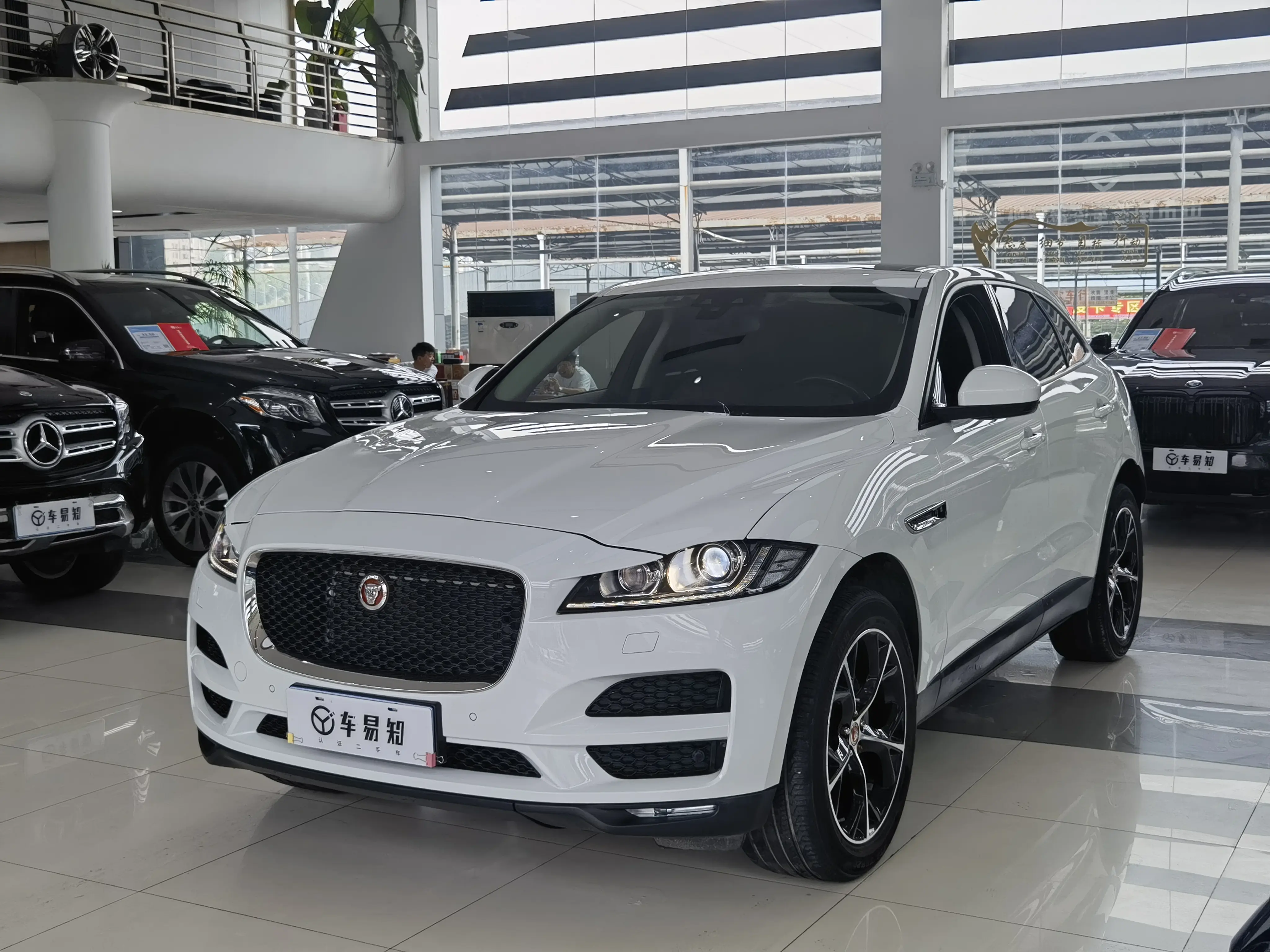 Jaguar F-PACE