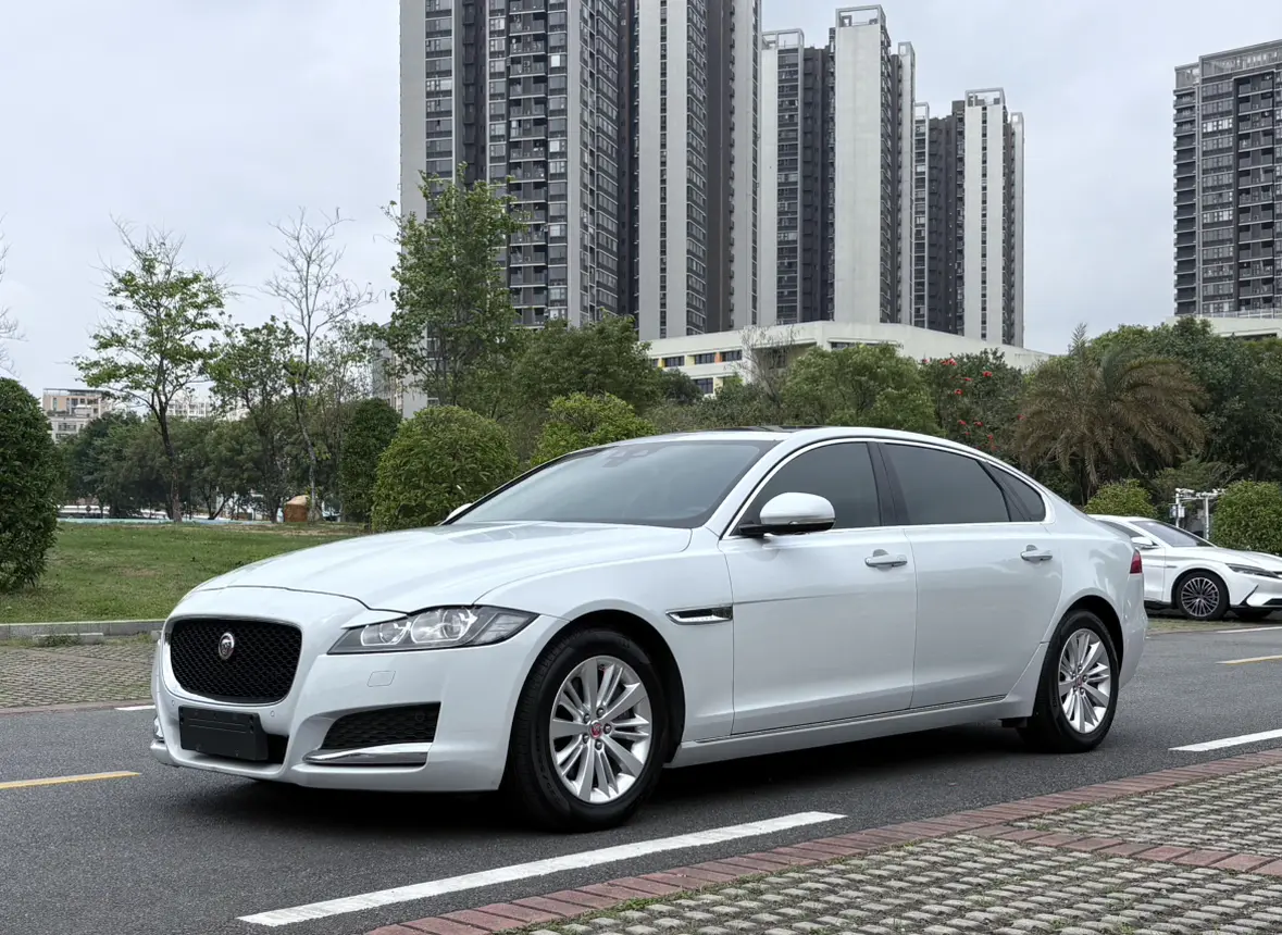 Jaguar XFL