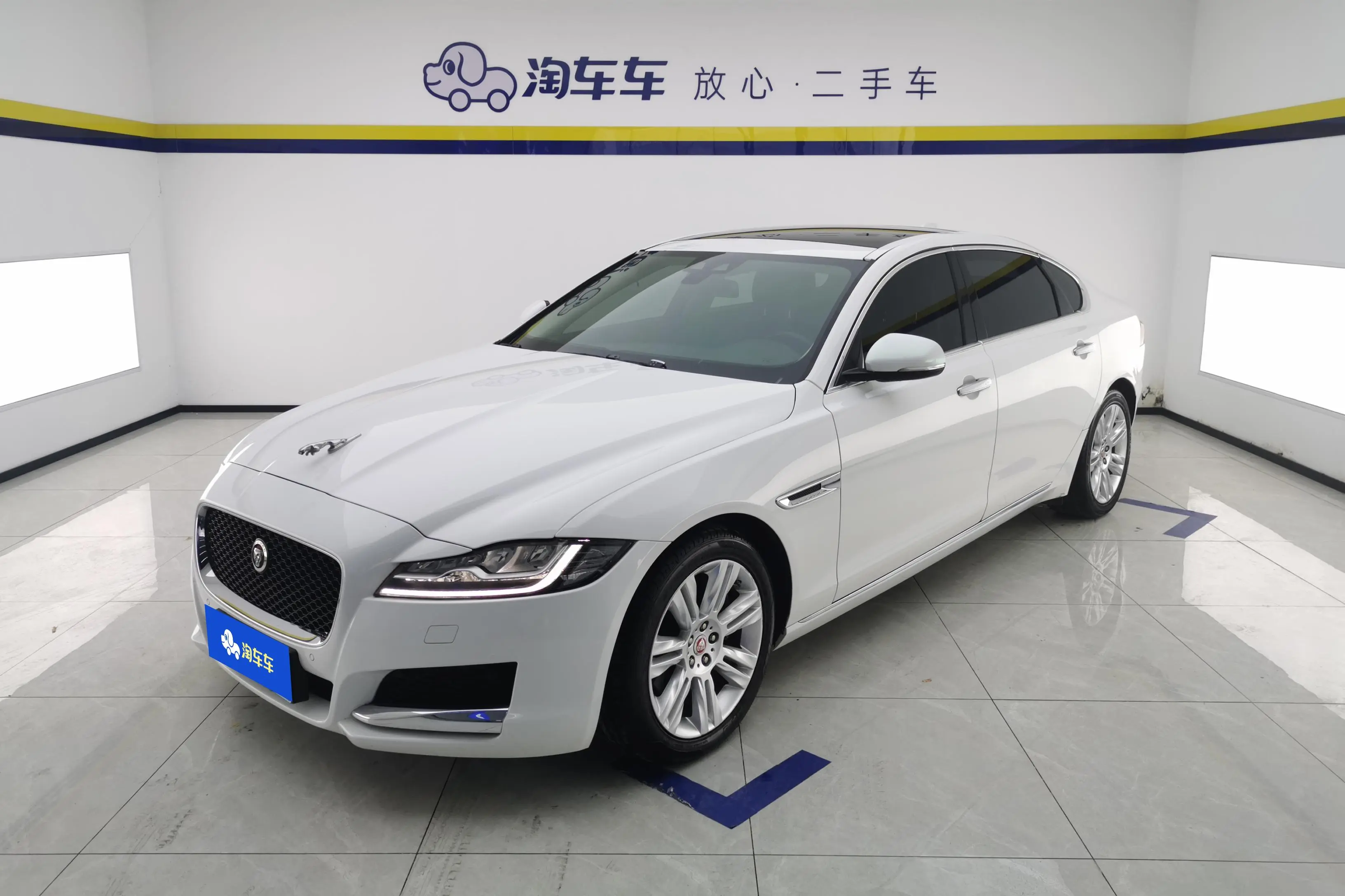 Jaguar XFL
