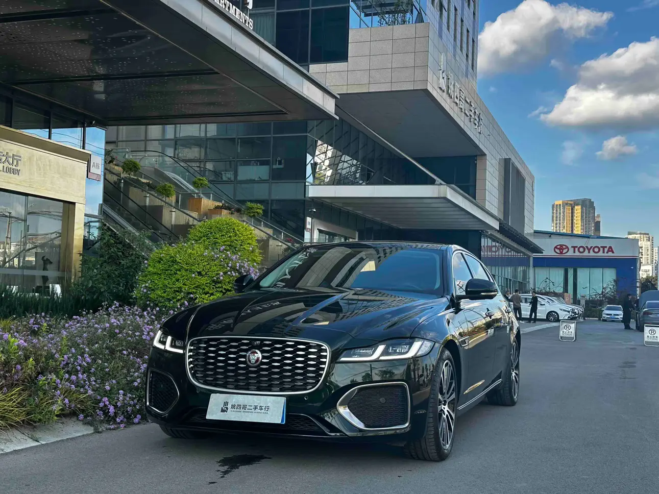 Jaguar XFL