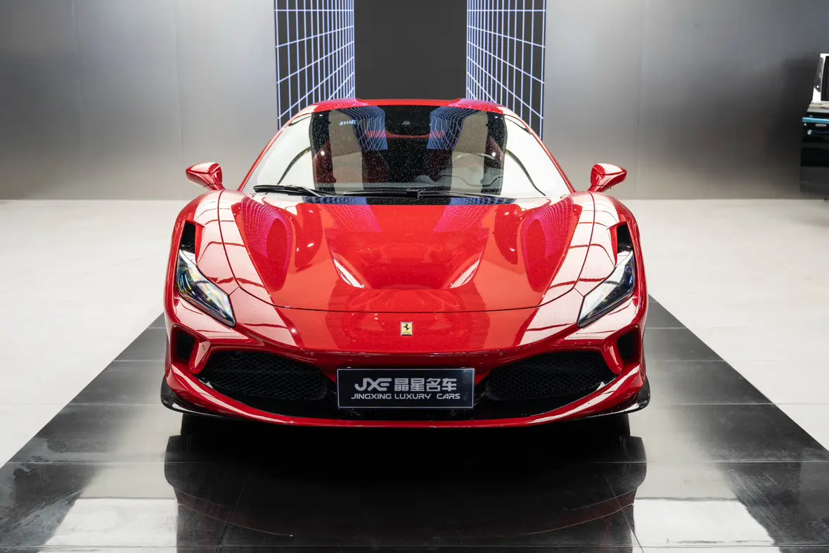 Ferrari F8