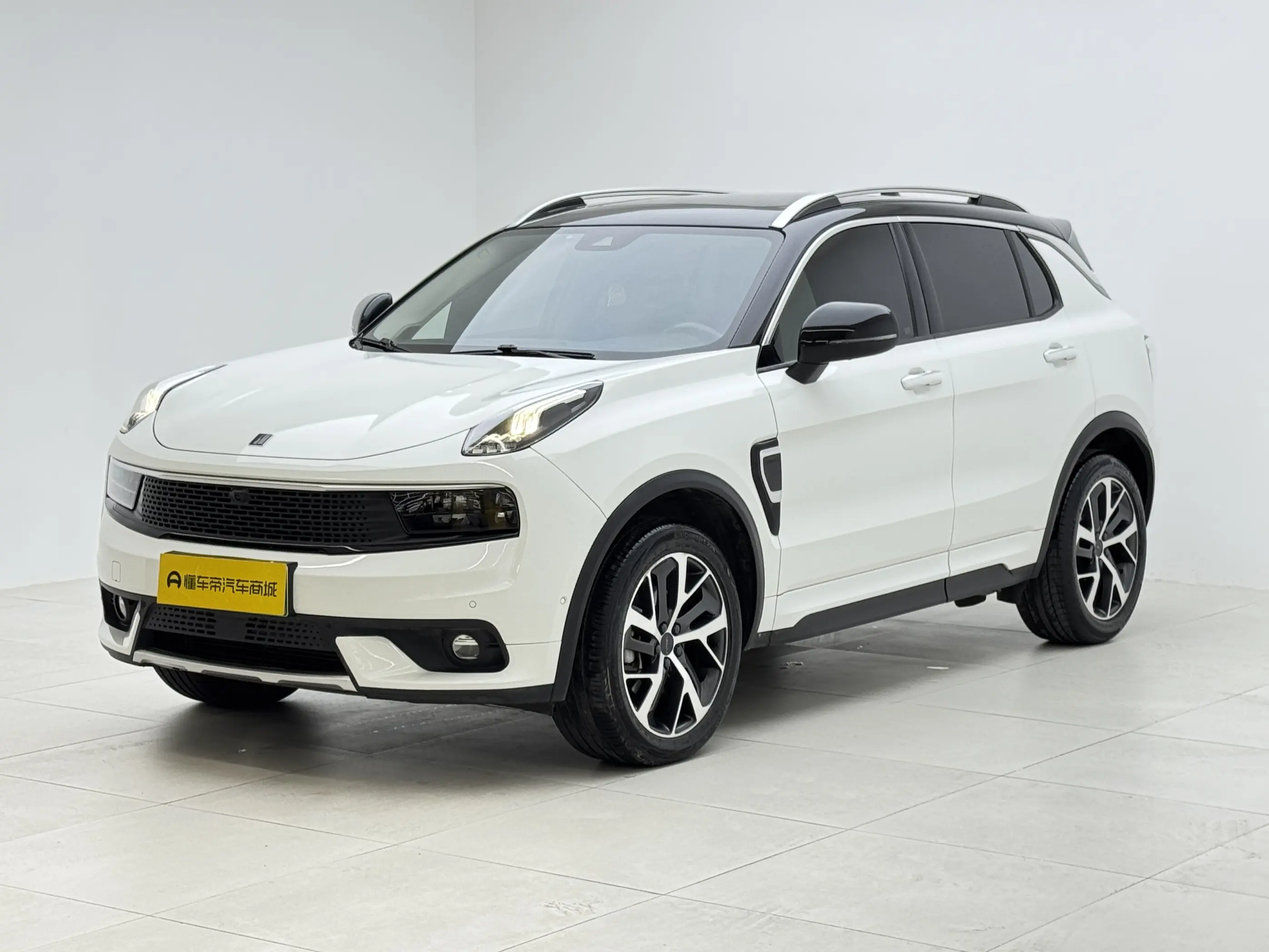 Lynk & Co 01 EM-P