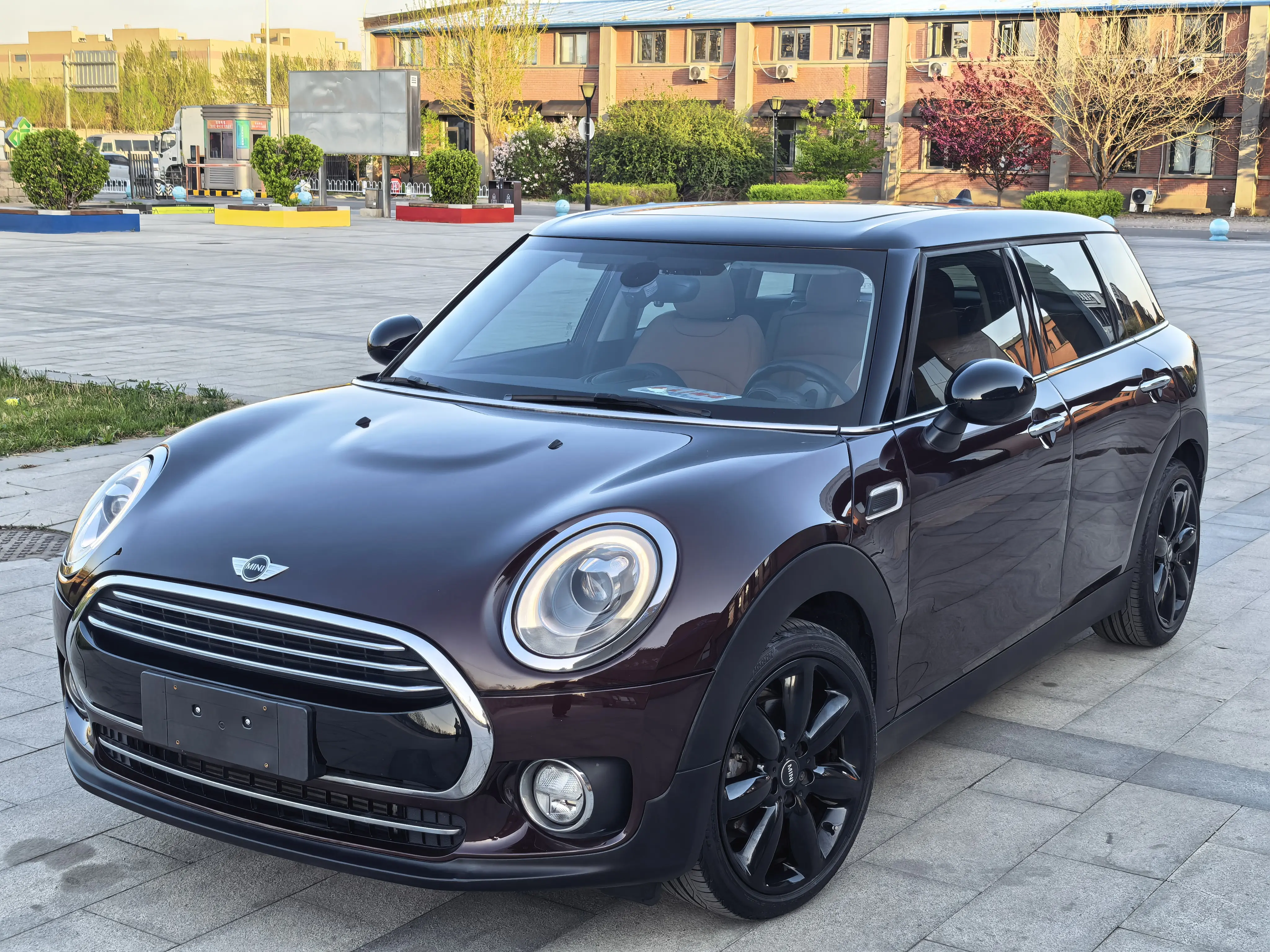 MINI CLUBMAN