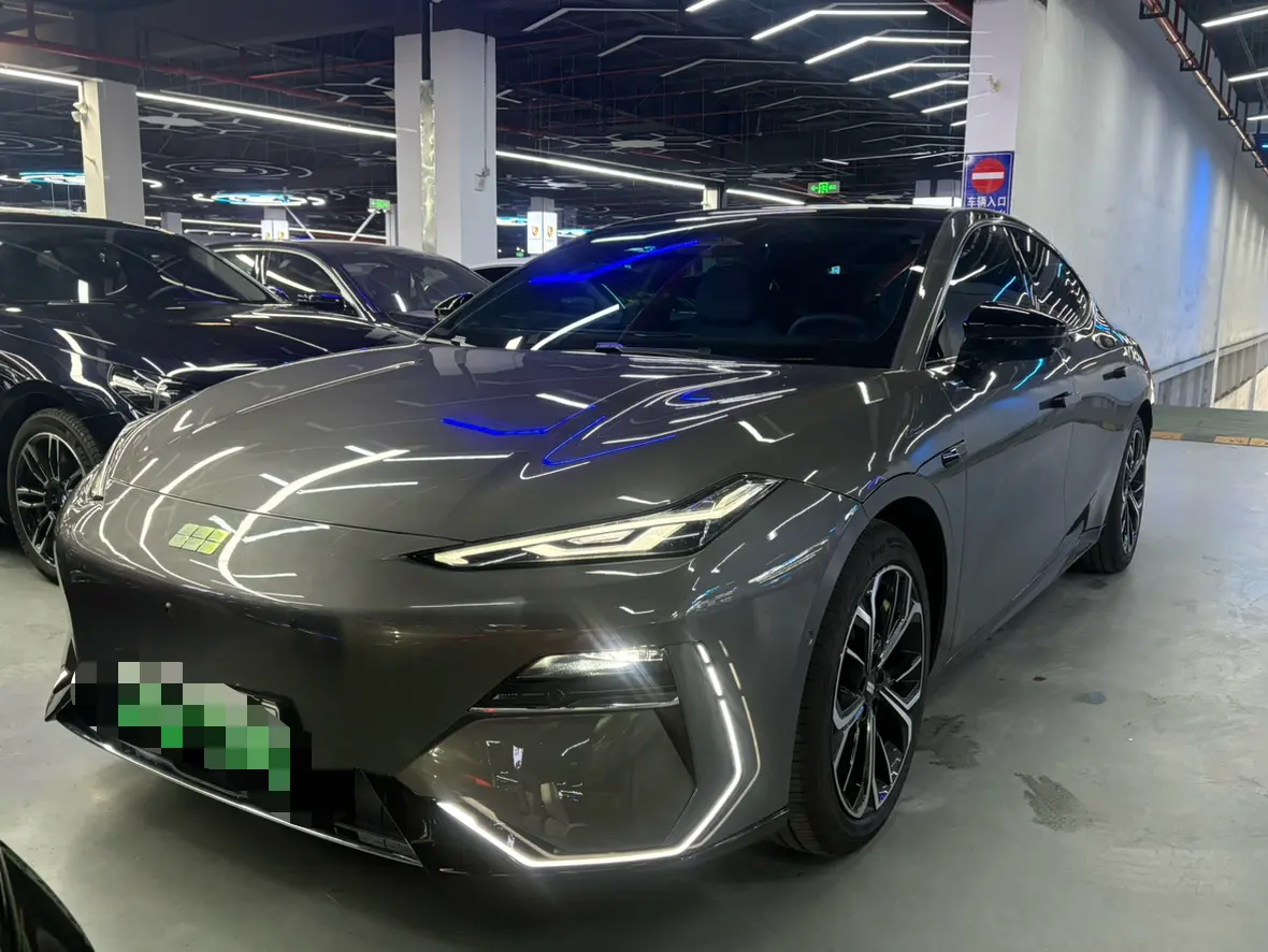 Geely Galaxy E8