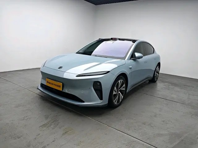 NIO ET5