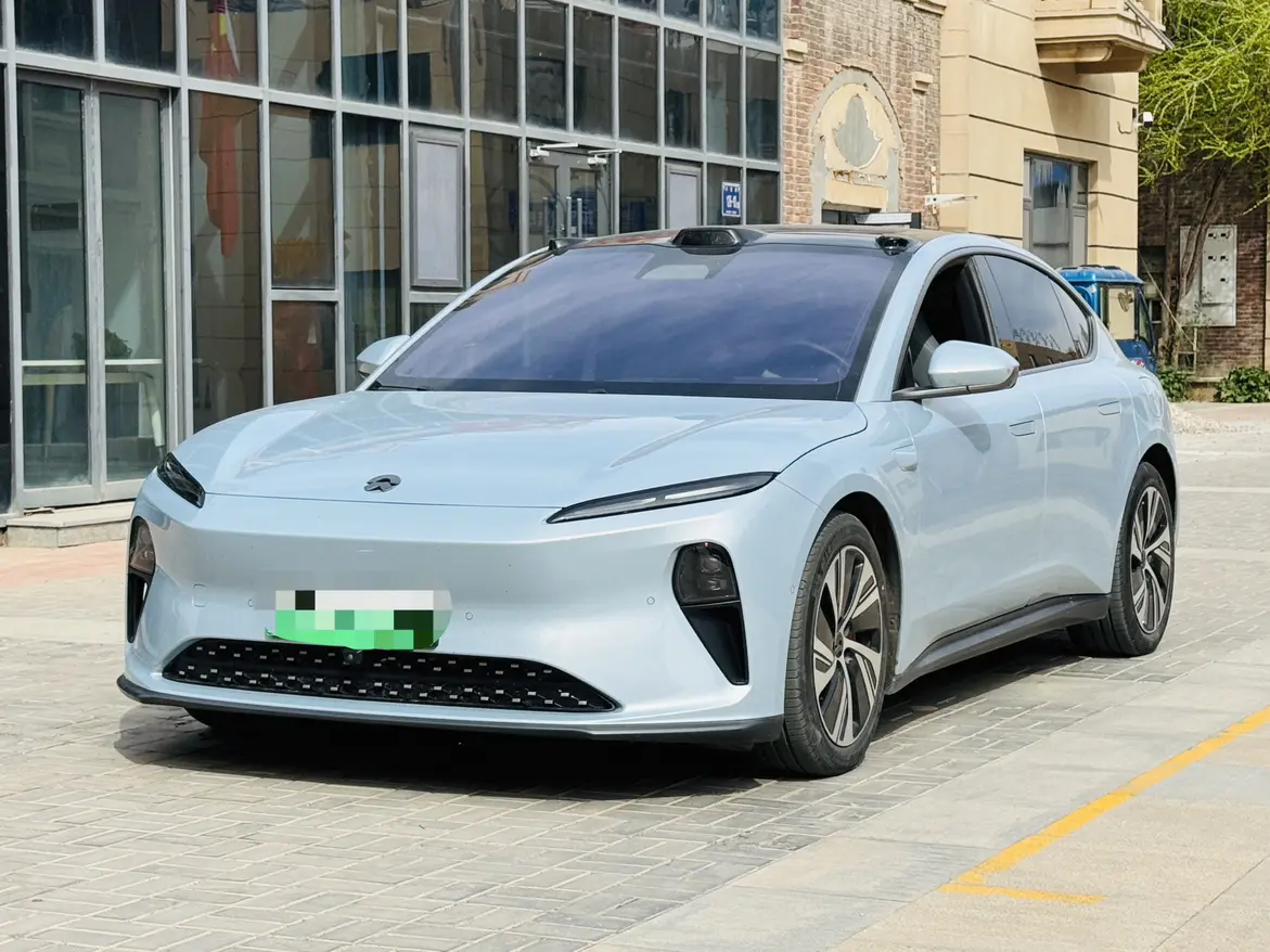 NIO ET5