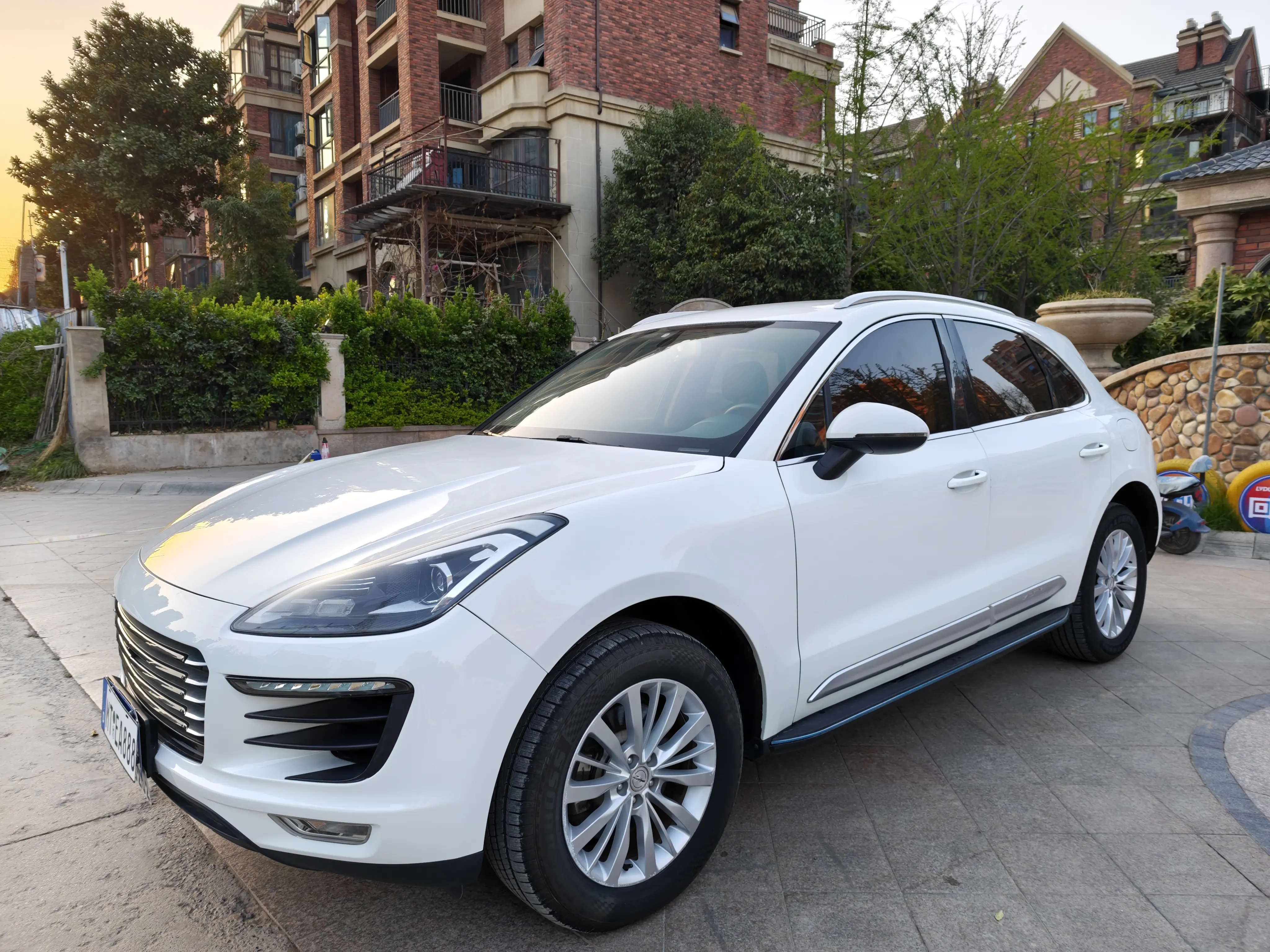Zotye SR9