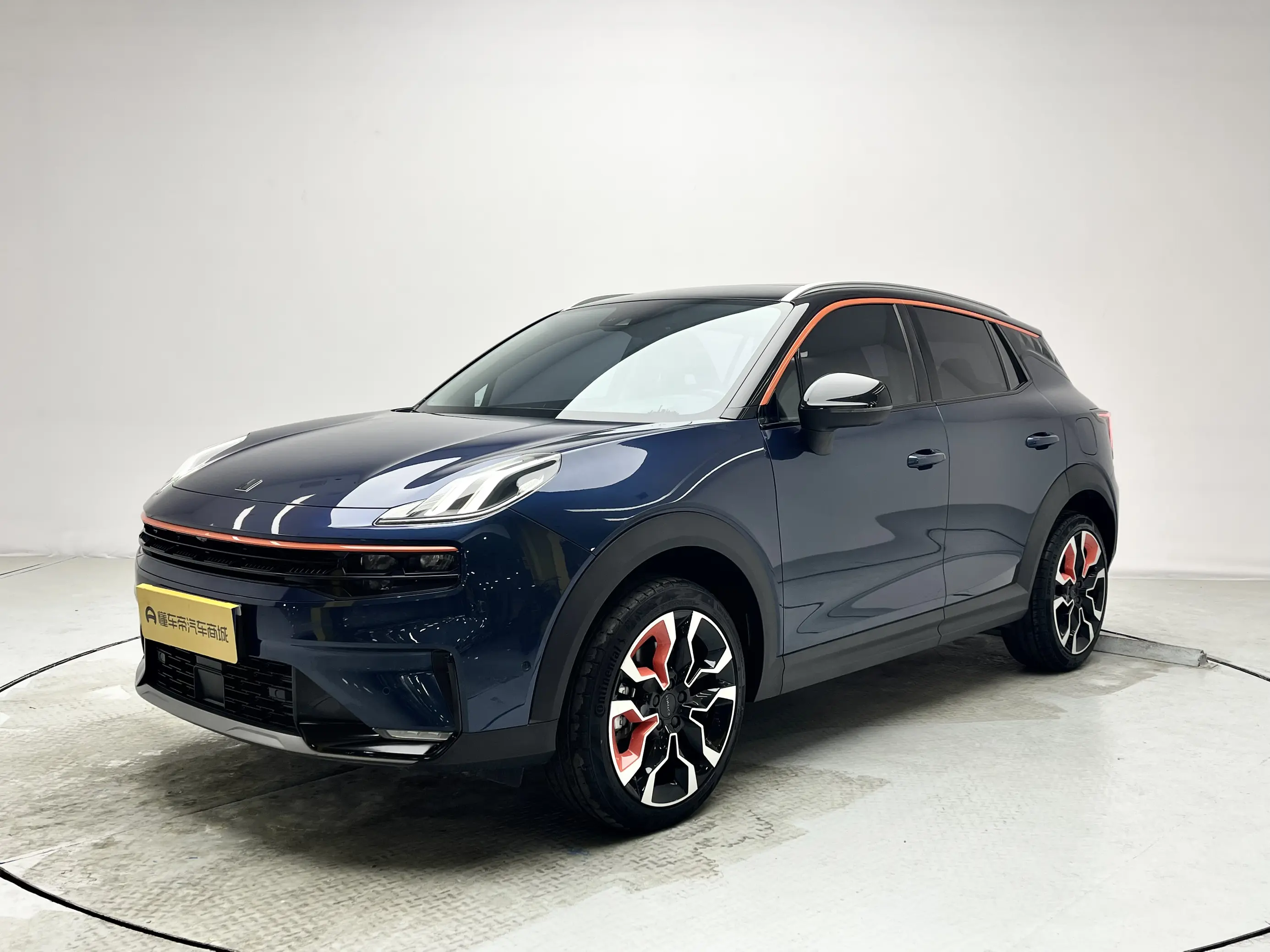 Lynk & Co 06
