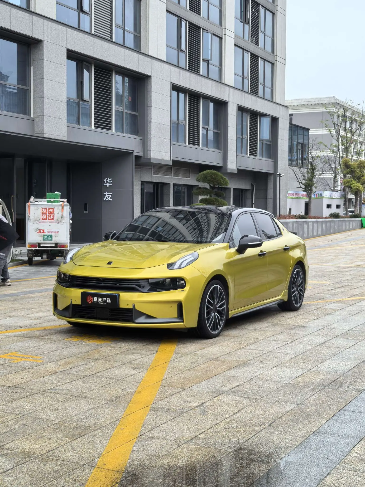 Lynk & Co 03