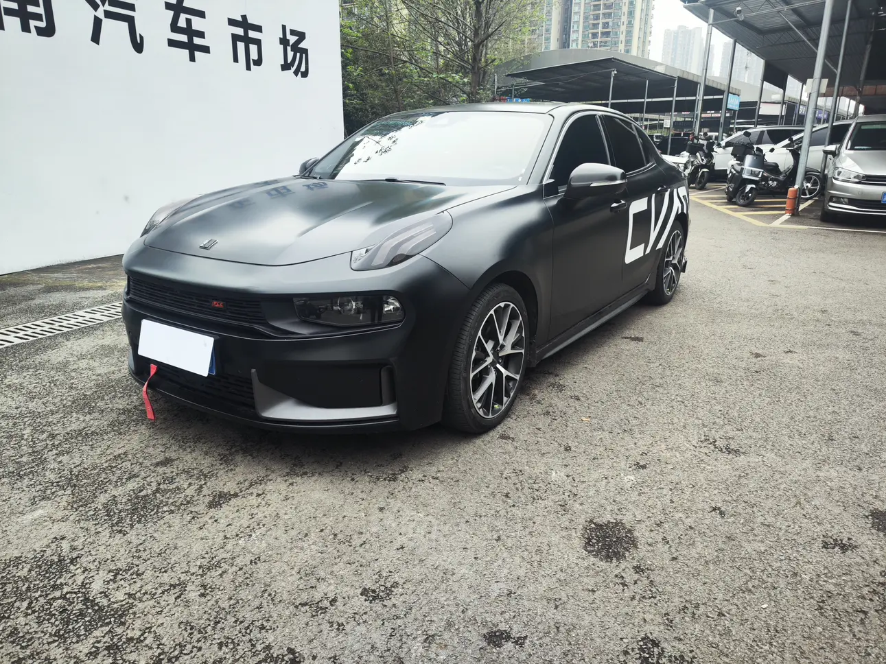 Lynk & Co 03