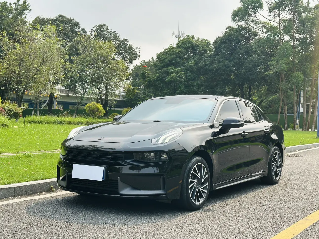 Lynk & Co 03