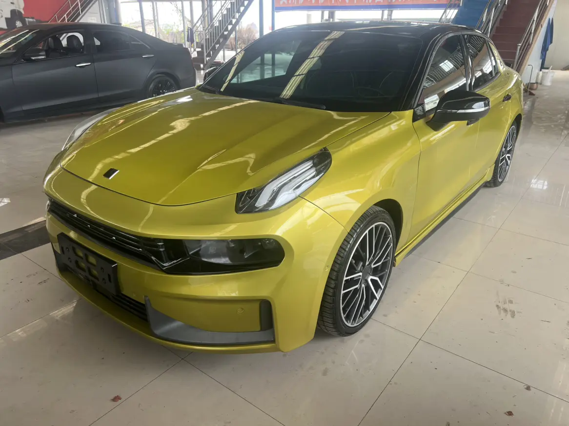 Lynk & Co 03
