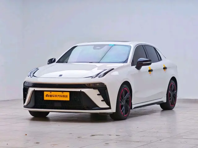 Lynk & Co 03