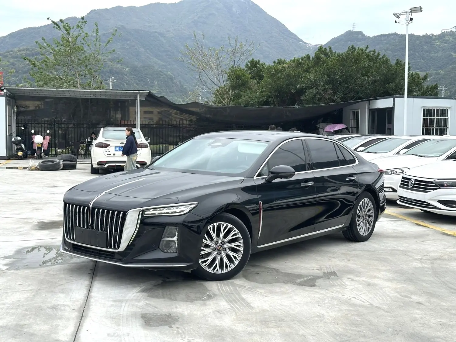 Hongqi H5