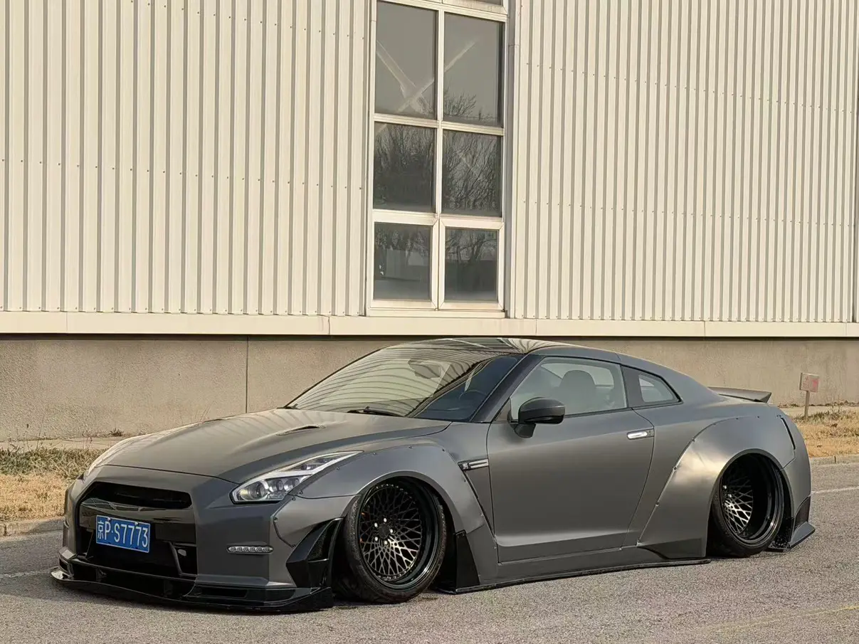 Nissan GT-R