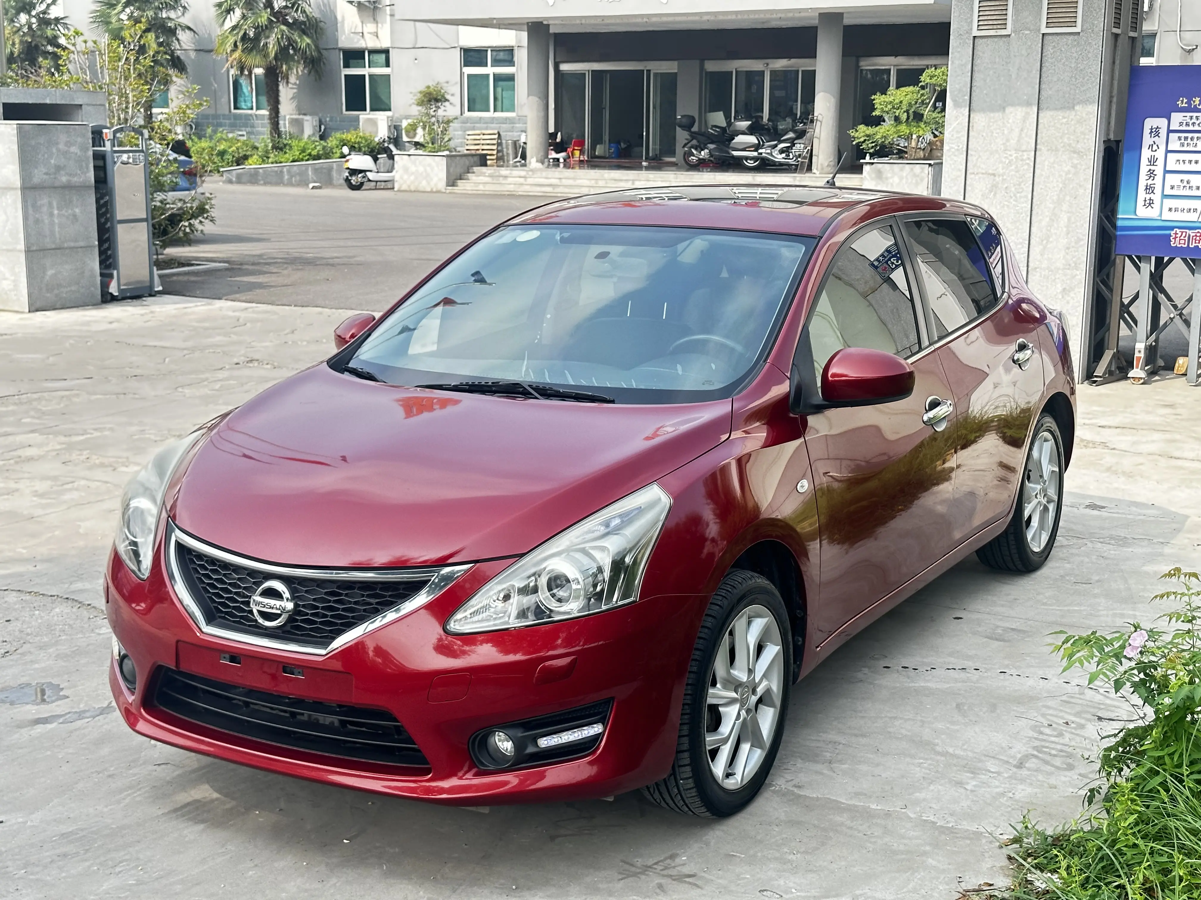 Nissan Tiida