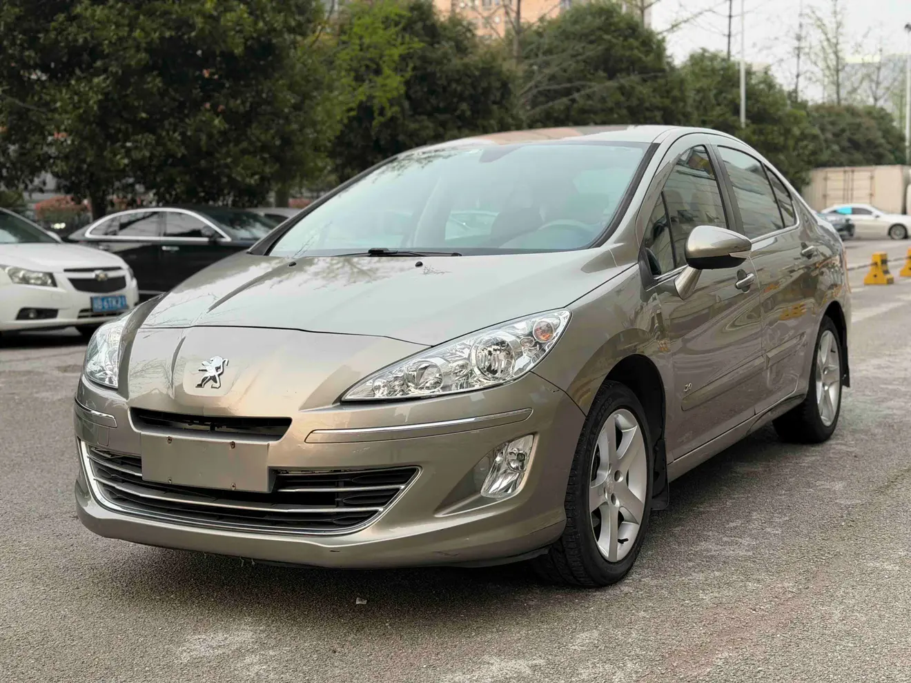 Peugeot 408
