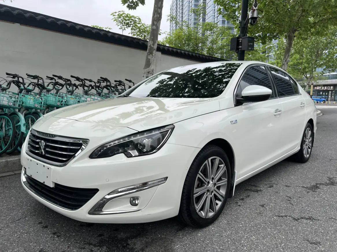 Peugeot 408