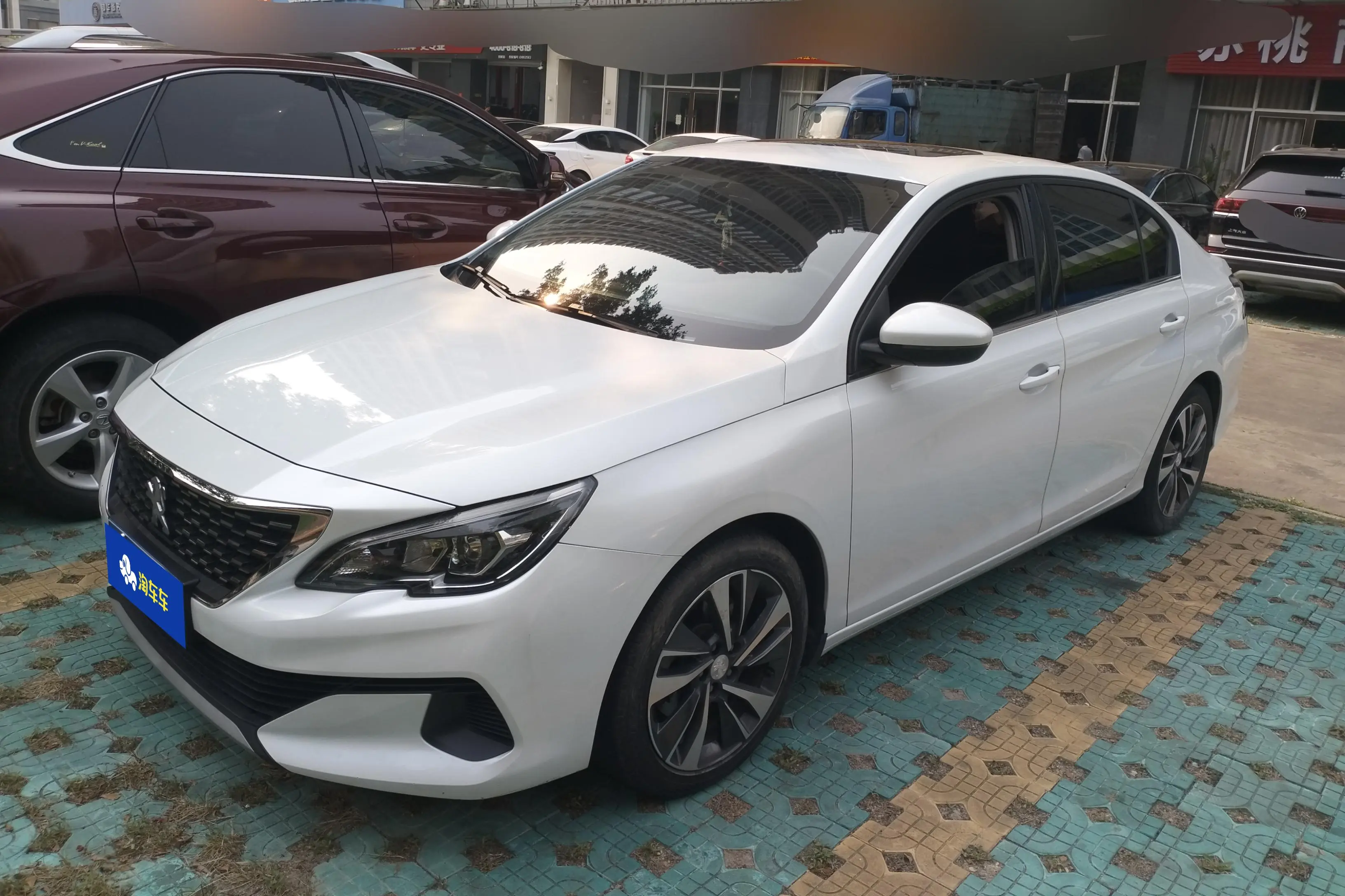 Peugeot 408
