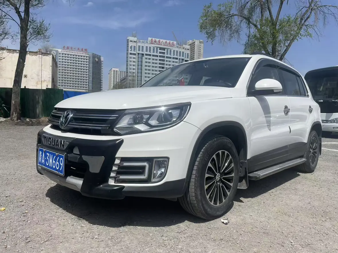 Volkswagen Tiguan (Tharu)