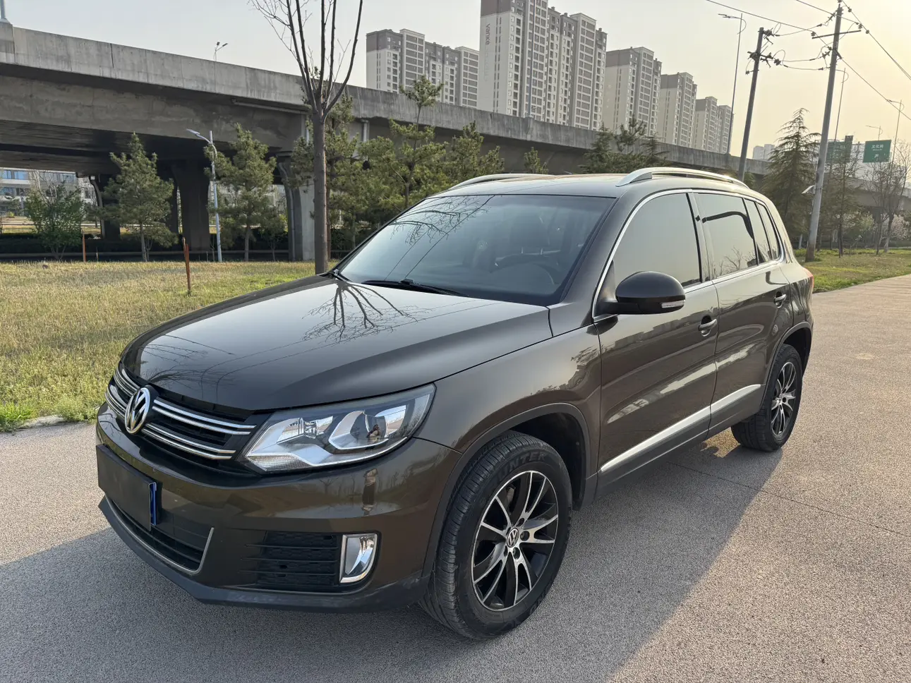 Volkswagen Tiguan (Tharu)