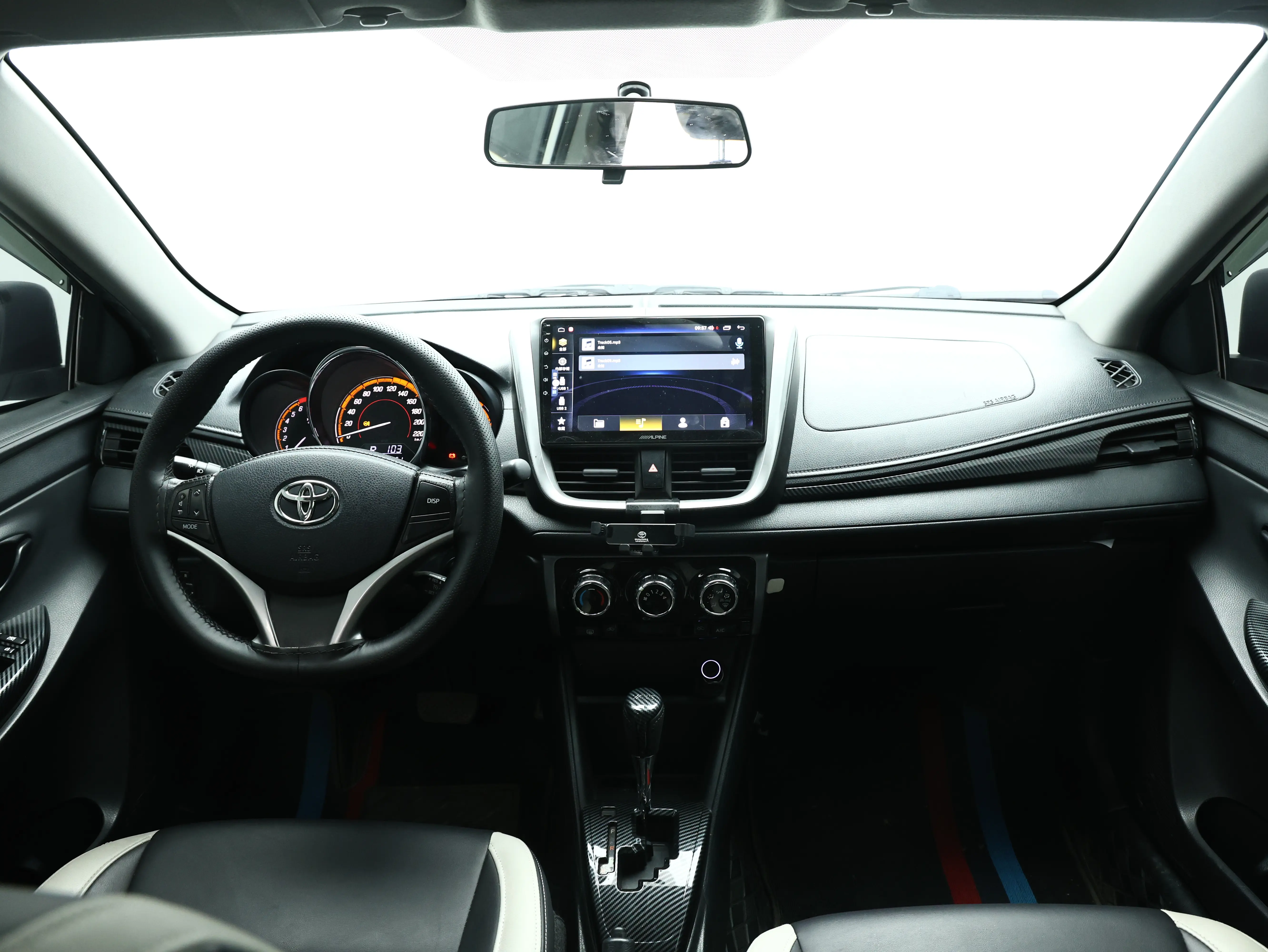 Toyota Yaris L