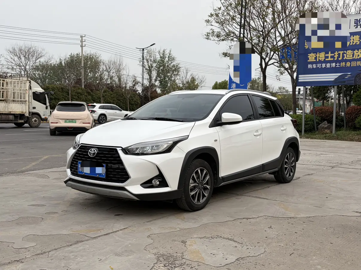 Toyota Yaris L