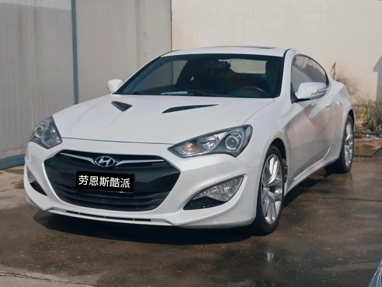 Hyundai Genesis-Coolpad