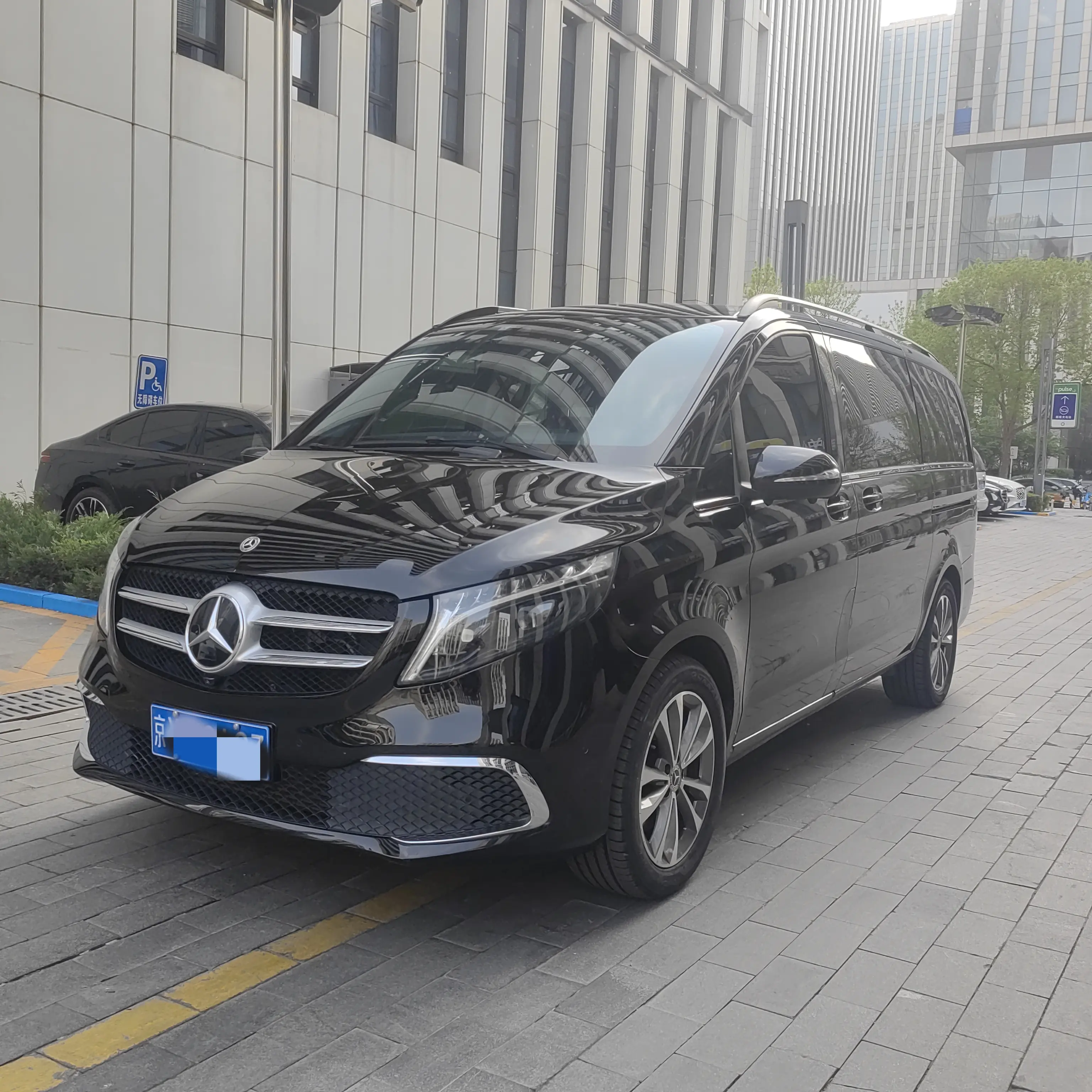 Mercedes-Benz Mercedes Benz V Class